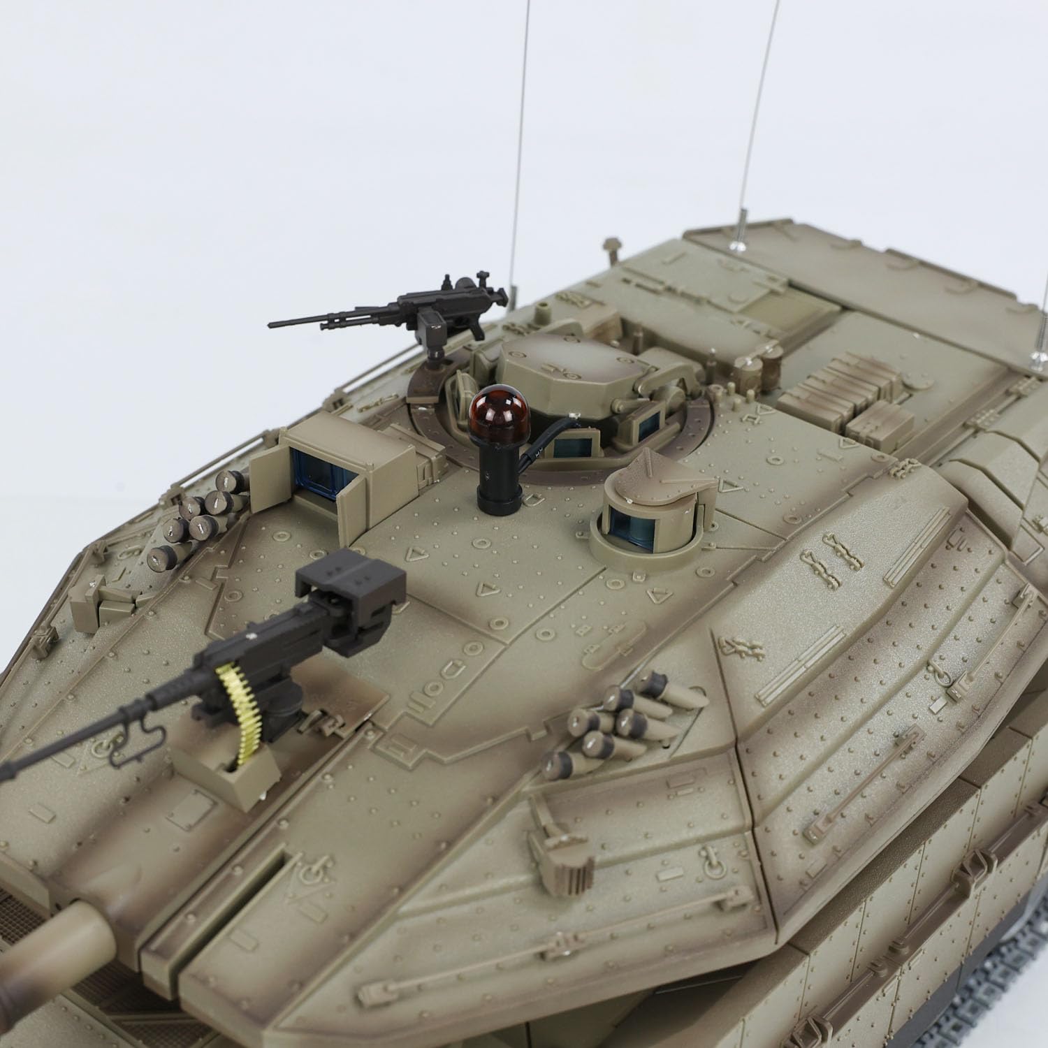 Henglong 1/16 RC Tank IDF Merkava Mk IV 3958 Char de combat avec télécommande, roues en métal, boîte de vitesses à 360°, fumée de tourelle à 2 batteries, modèle de qualité Hobby pour