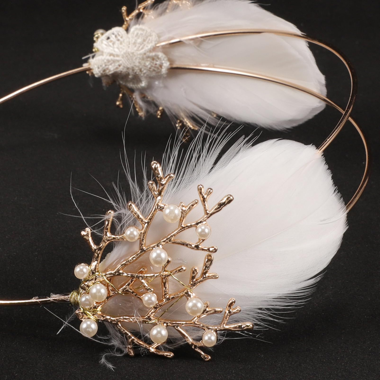 Diadema de Plumas para Mujer Blanco Metal Elegante de Boda | Adorno Rama Dorada, Complemento para Cumpleaños y Sesiones Fotográficas, Estilo Delicado