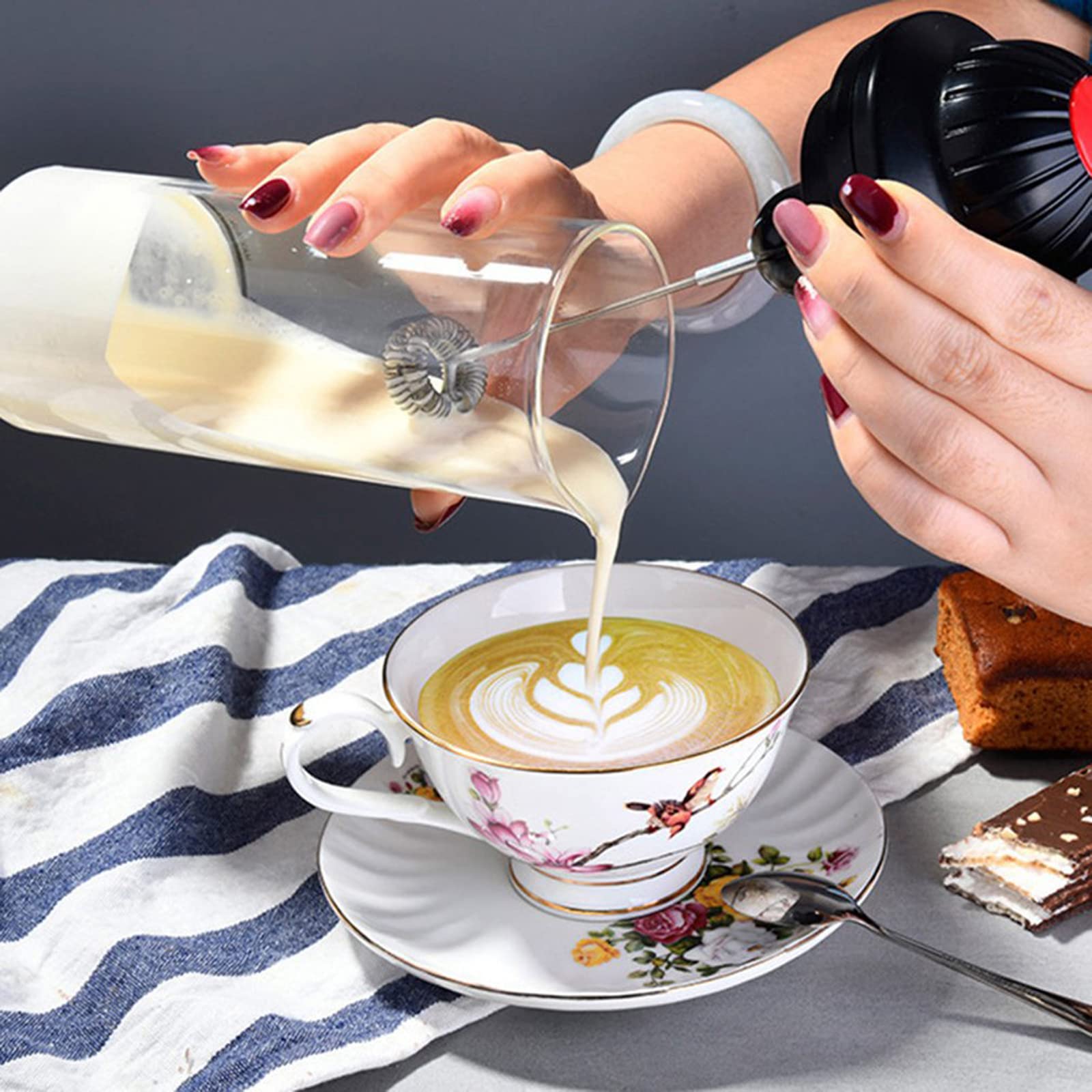 Montalatte elettrico senza fili, Schiuma elettrica per caffè schiuma di latte frullatore batteria montalatte tazza tazza elettrica montalatte