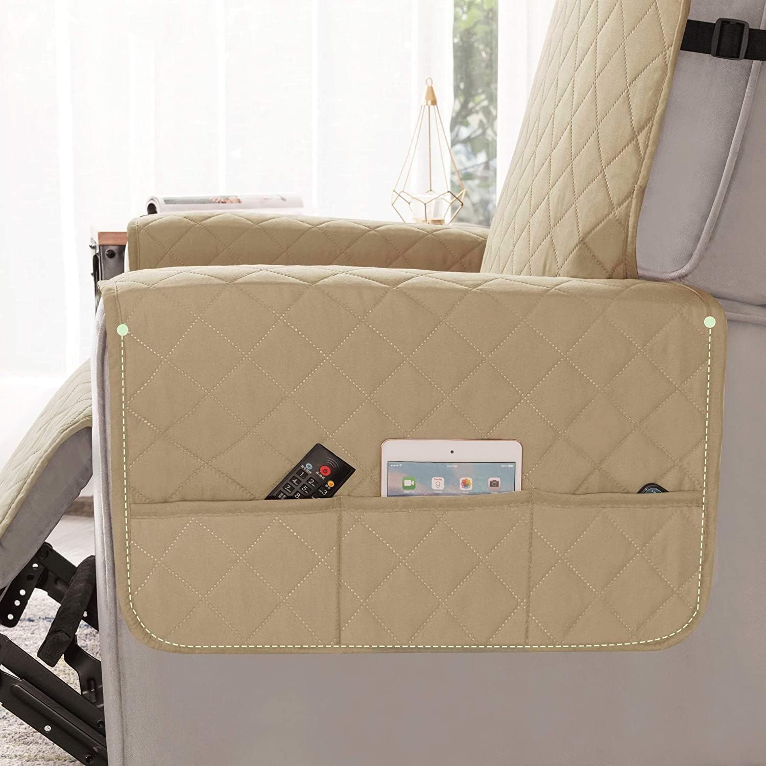 Funda de Sofá Impermeable 4 Plazas, Cubre Sofá Acolchado Reversible y Antideslizante con Correas Elásticas, Protector Universal Ideal para Perros y Gatos, Resistente Pelos