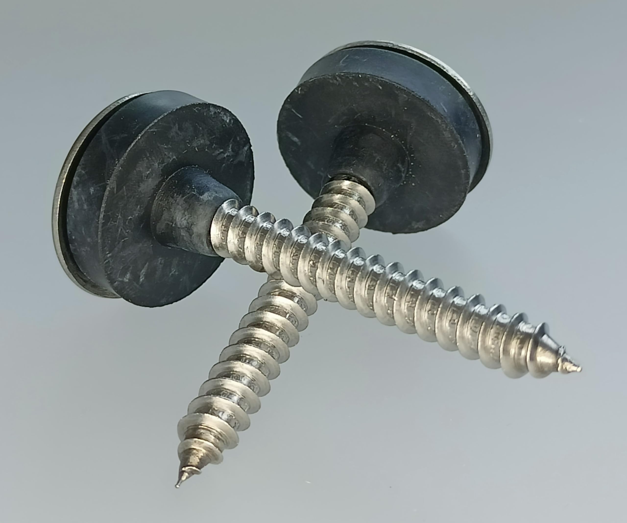 100 Stk. Spezial-Edelstahl-Schrauben PID Typ A für Holzunterkonstruktion mit Spitze D 6,5x 64mm incl. großer Edelstahl-Unterlegscheibe U25 und weichmacherfreier EPDM-Pilzdichtung