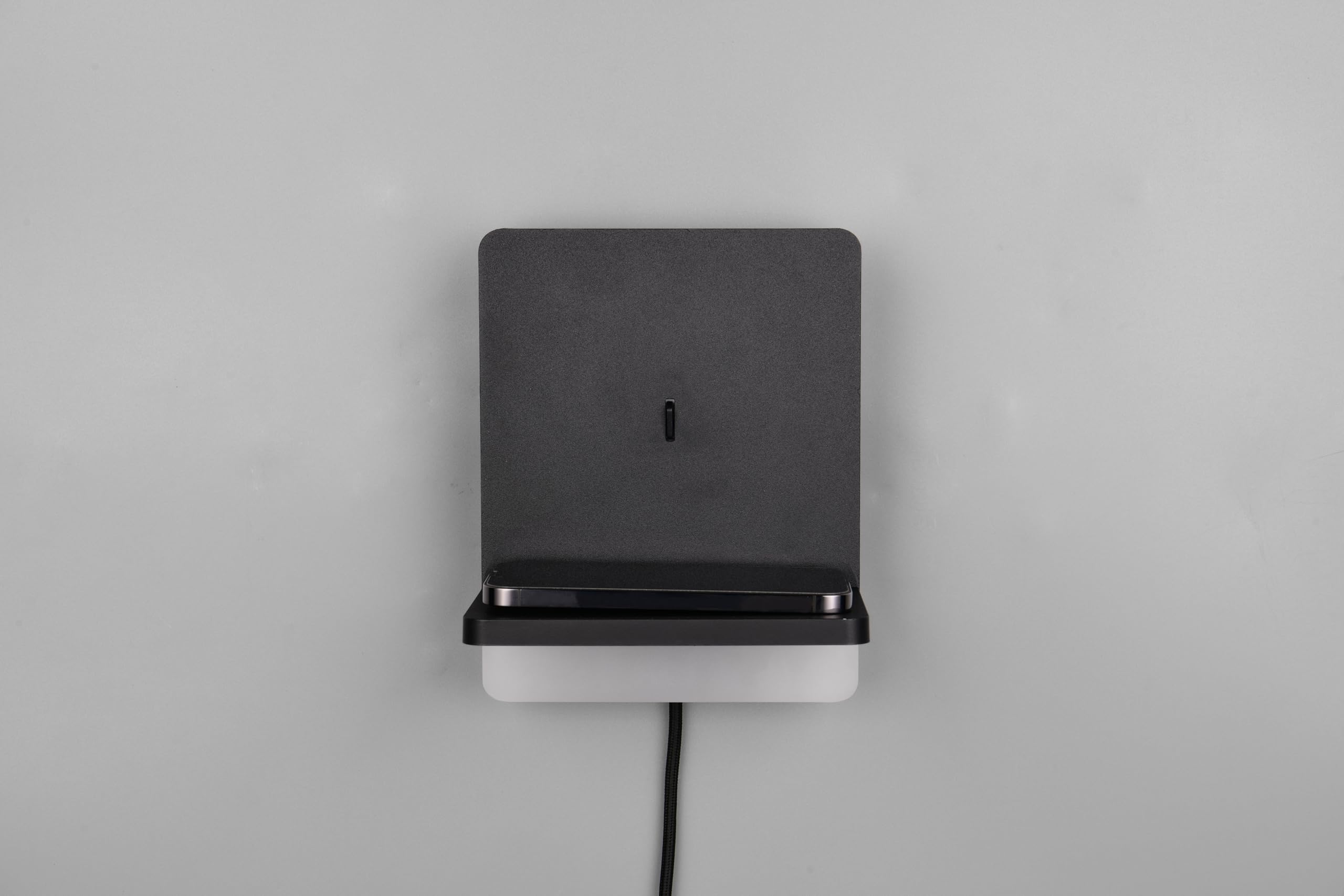 Trio Leuchten LED Wandleuchte Fairfield 248670132, Metall Schwarz matt, 9 Watt LED, induktives Ladefeld, USB Ladebuchse, dimmbar