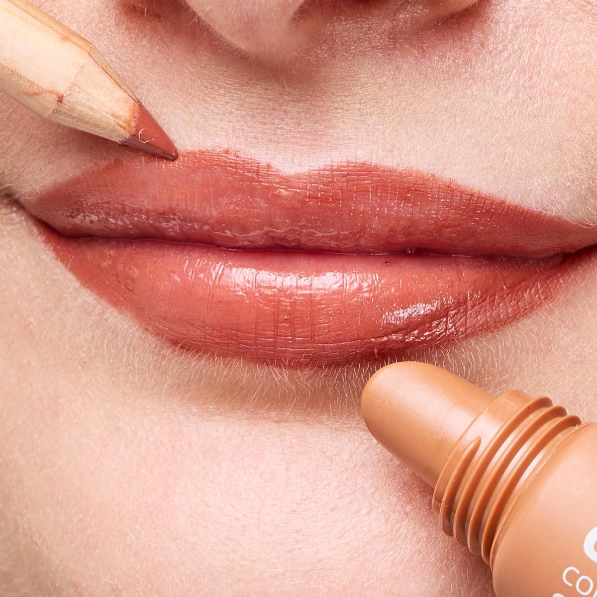 La Saponaria | Organic Hot Nude Caramel Lip Oil 12 ml, Plumping and Nourishing Lip Oil with Hyaluronic Acid, Lip Oil with Mirror Gloss Effect, Can Also Be Used as Lip Mask or Lip Mask - 5