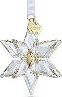 Vista 8 de Swarovski Edición anual 2023 Adorno de estrella pequeña con cinta verde y detalles acabados en tono dorado, parte de la colección Swarovski Annual