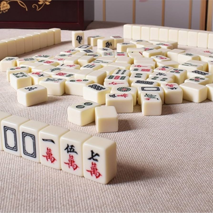 Amazon.co.jp: 麻雀牌 マージャンパイ 144 タイル麻雀セットファミリー