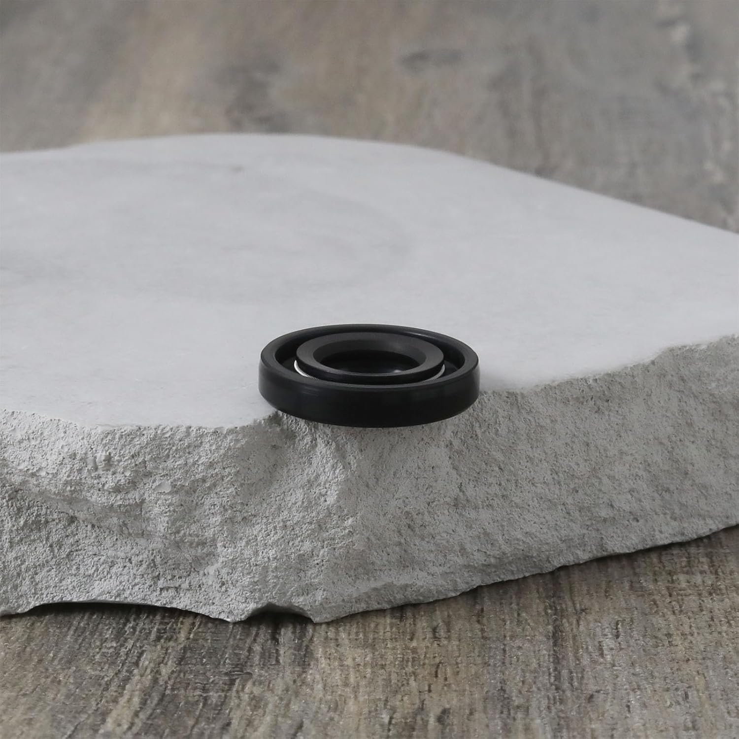 Create idea 6pcs TC Oil Seal Nitrile Rotary Shaft Seal Double Lip Rotary Shaft Seal Rubber Double Lip Seal 12x24x4.5mm Suitable for Industrial Equipment