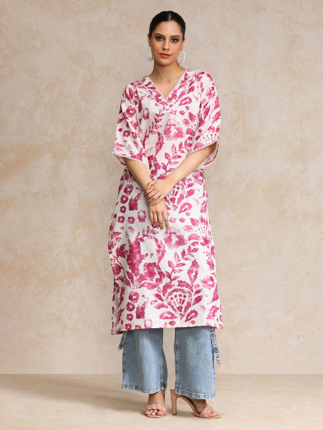 Varanga Abstract Printed V Neck Flared Sleeve Kurta White