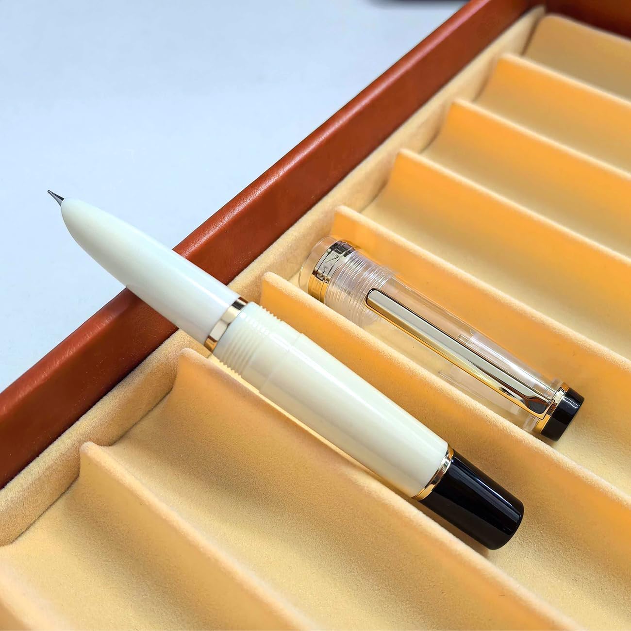 Jinhao 82 Mini Pocket Fountain Pen, EF Nib, Black & White with Converter image 4
