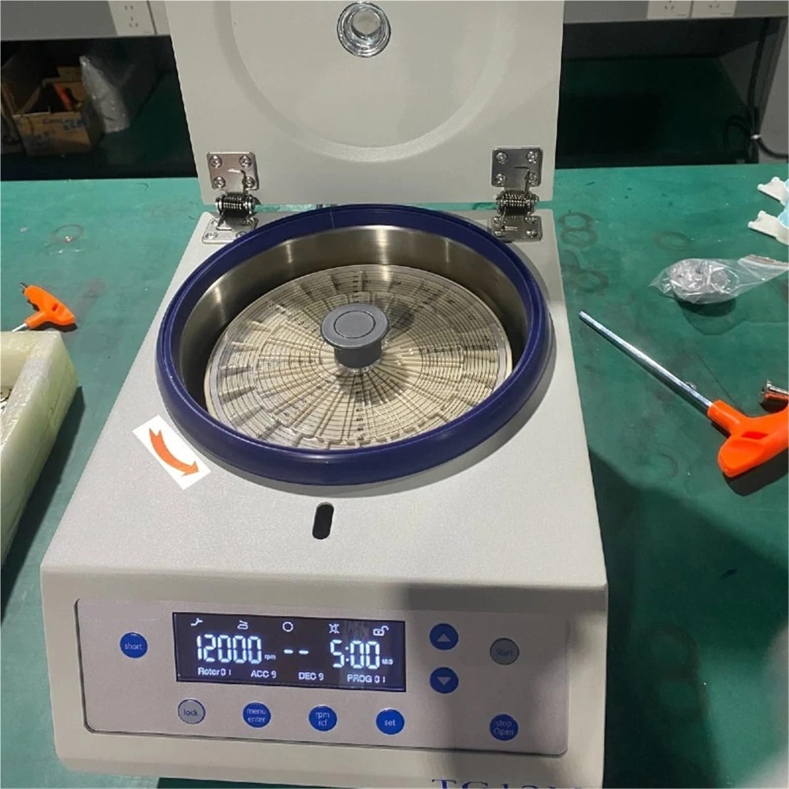 Zentrifuge, CL-TG12M Mikrocomputer LCD Display Hämatokrit Zentrifuge 24 Stück Kapillarzentrifuge