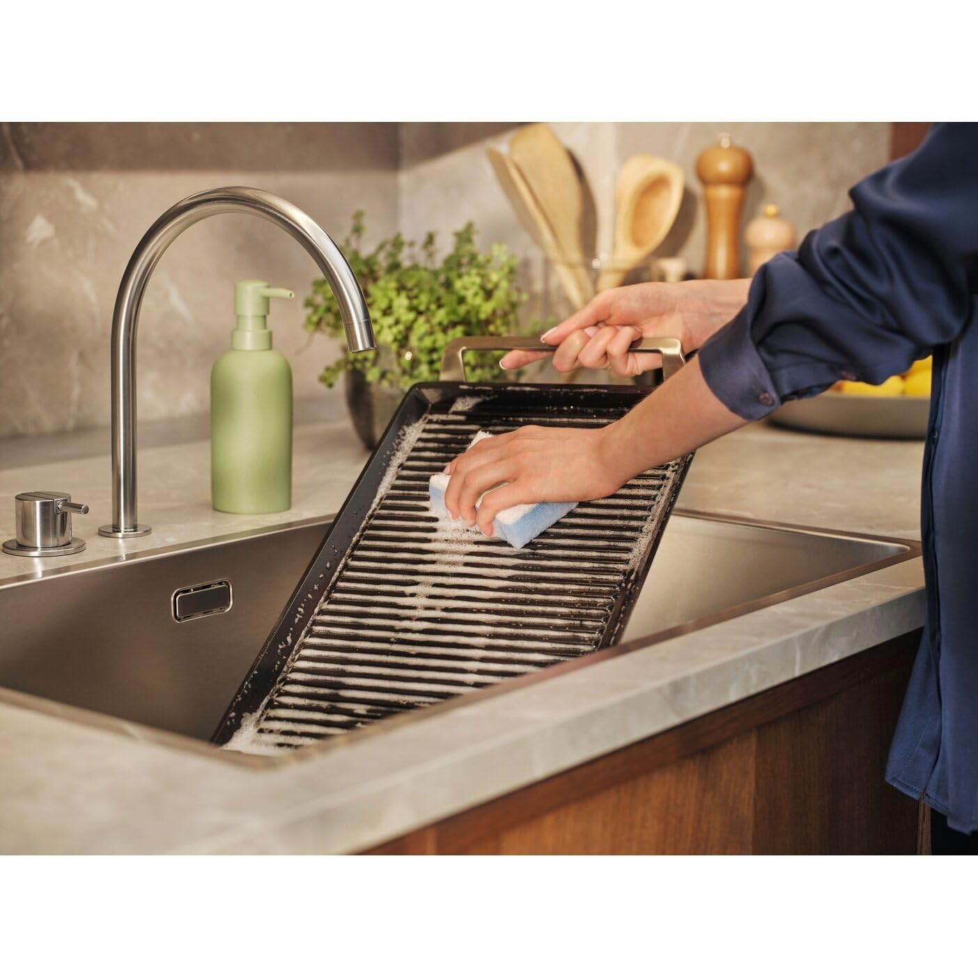 Electrolux Plancha Grill 2.0 Easy2Clean Keramik-Antihaftbeschichtung Hitzeverteilung Backofen Herd E9HHPG11