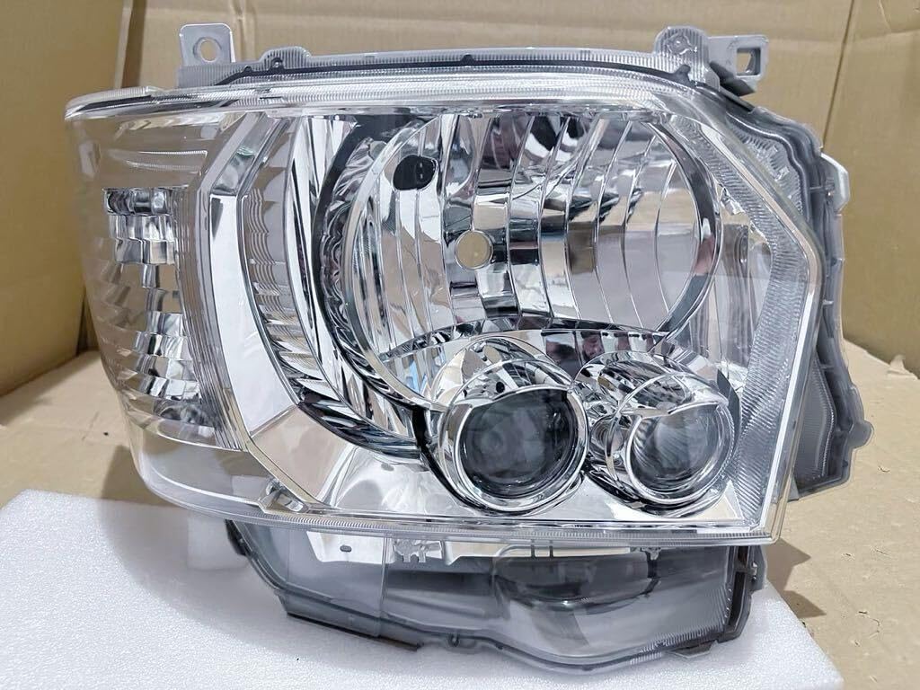 Amazon.co.jp: 超 破損無しトヨタ純正 ハイエース 200系 LED 右 ヘッド 