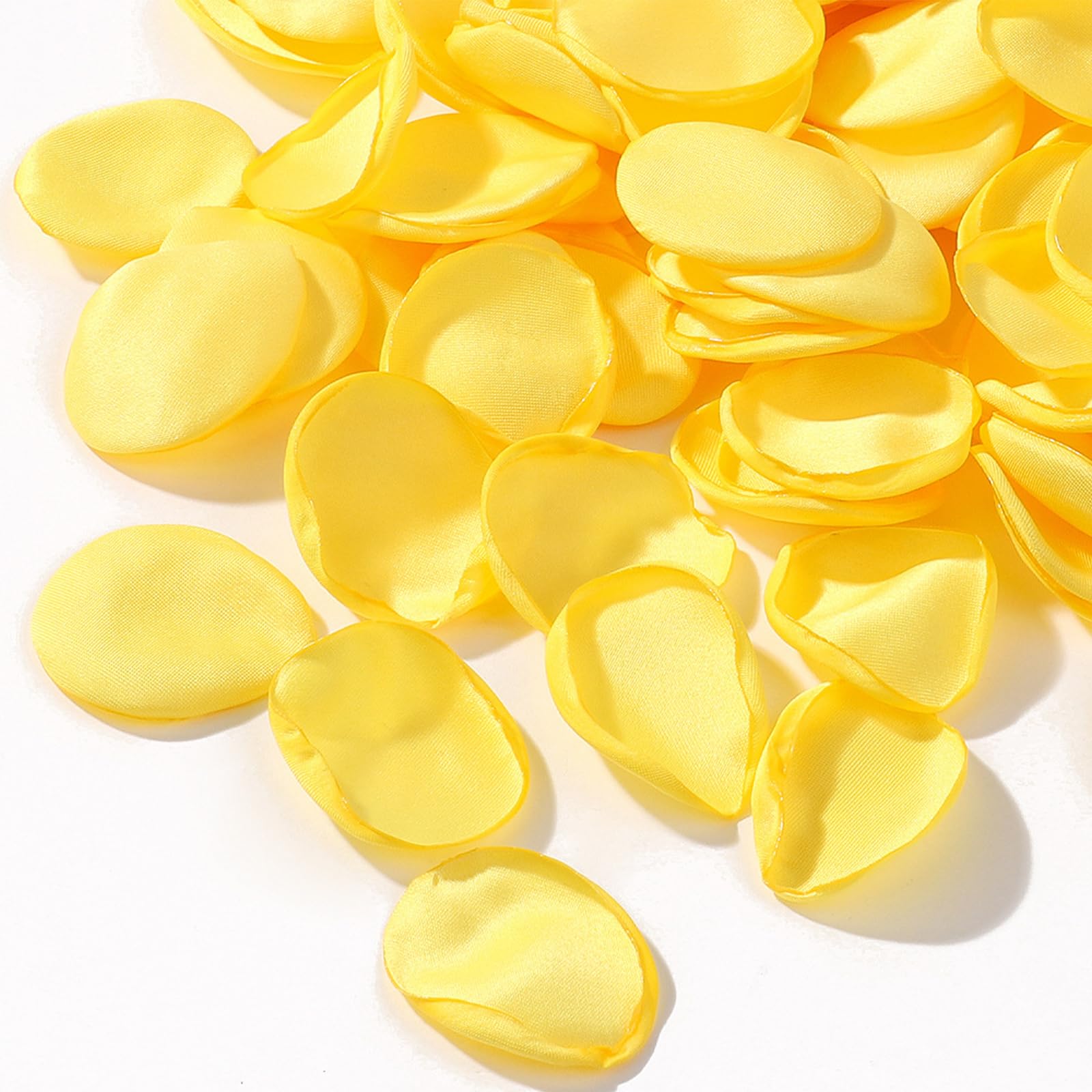 CNYMANY 200pcs Rose Petals, Silk Yellow Flower Petals for Wedding Flower Girl Basket Yellow Rose Petals Bulk for Aisle Table Centerpieces Bridal Shower Decorations Proposal Party