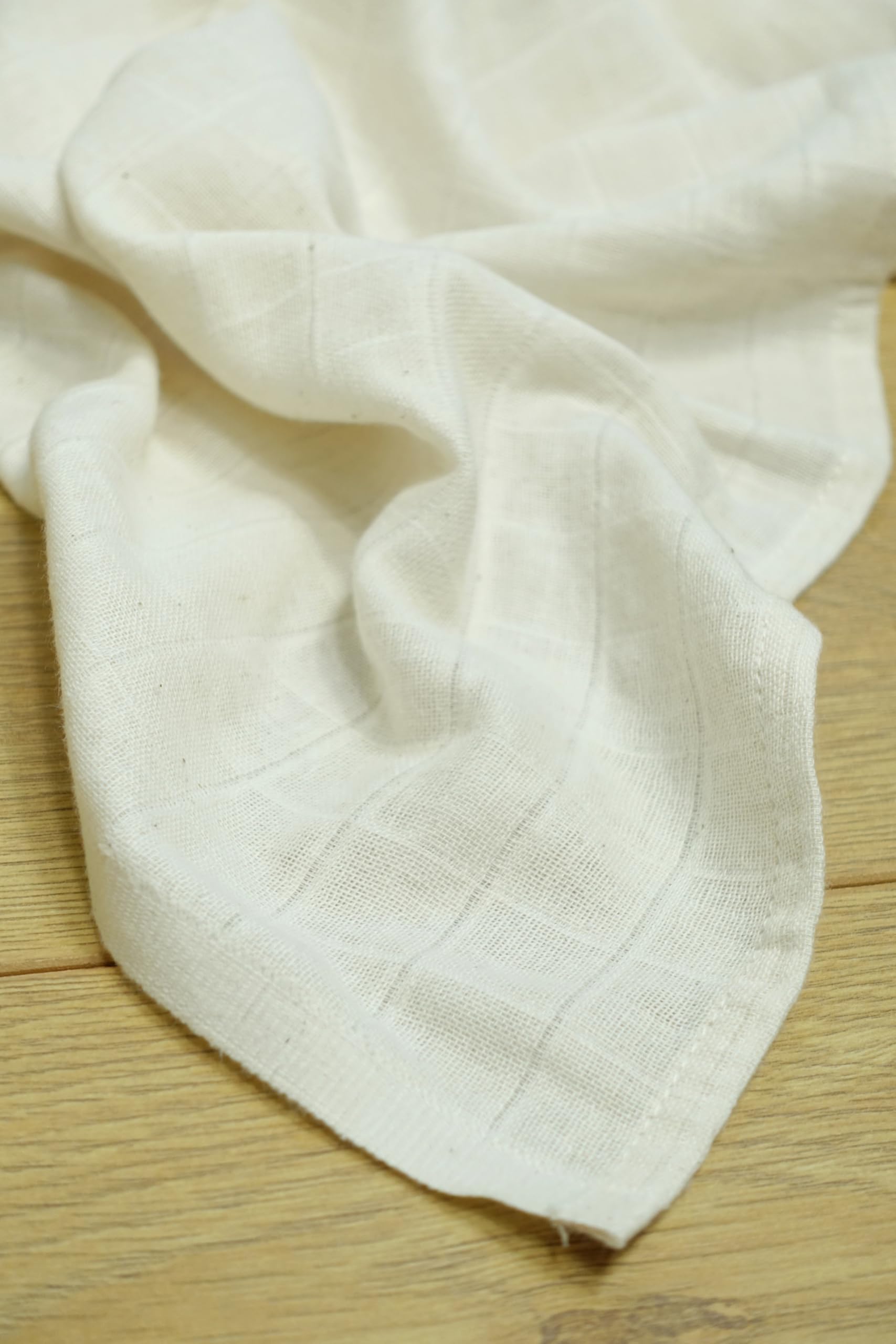 MuslinZ Muslin Cloths for Baby, Baby Burp Cloths, Face Cloths, 6 Pack Muslin Squares, Large 70x70cm, Soft - Image 4