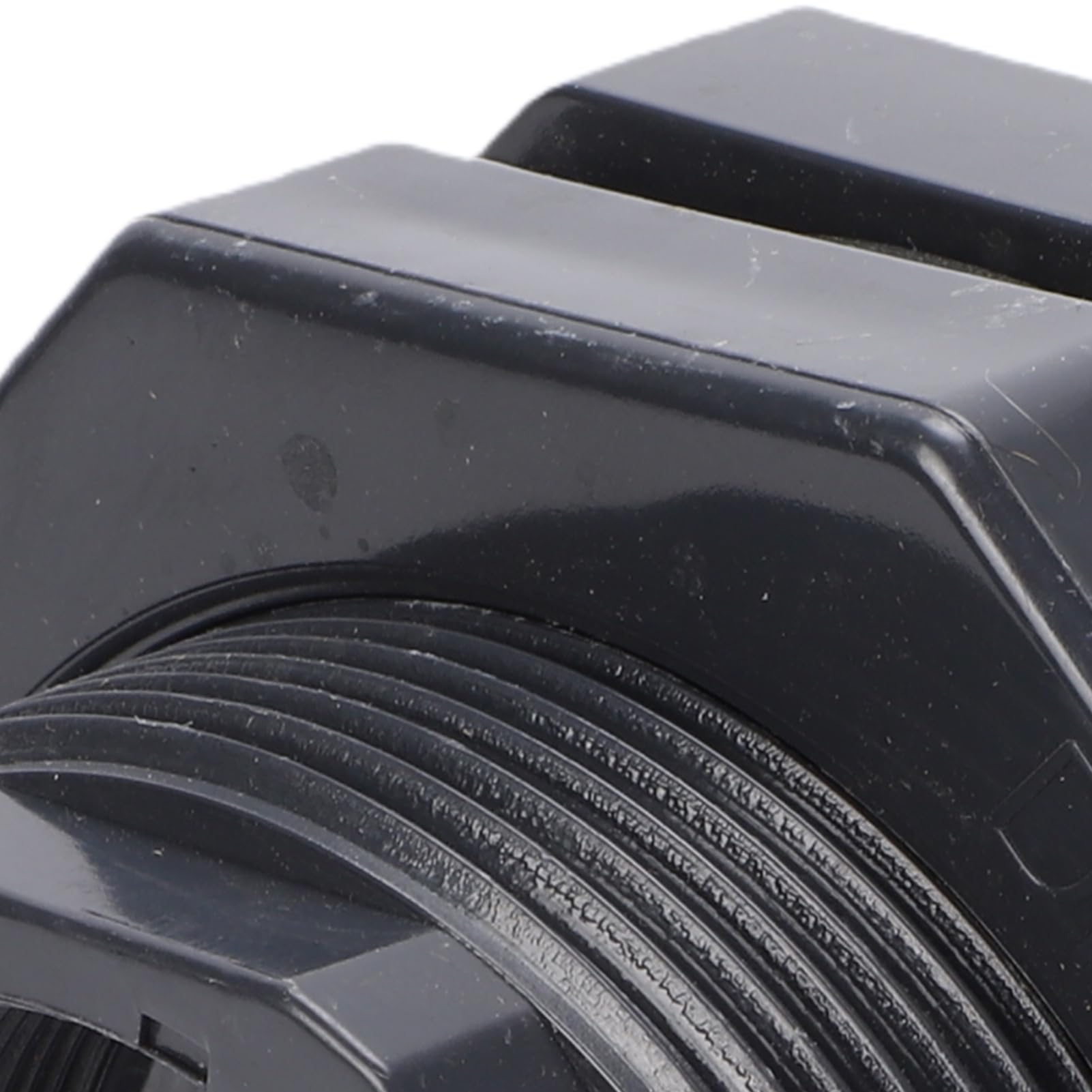 Adaptador de PVC de 4 Pulgadas para Tanques de Agua, Rosca NPT Estándar, con Junta EPDM y Tuerca de Seguridad