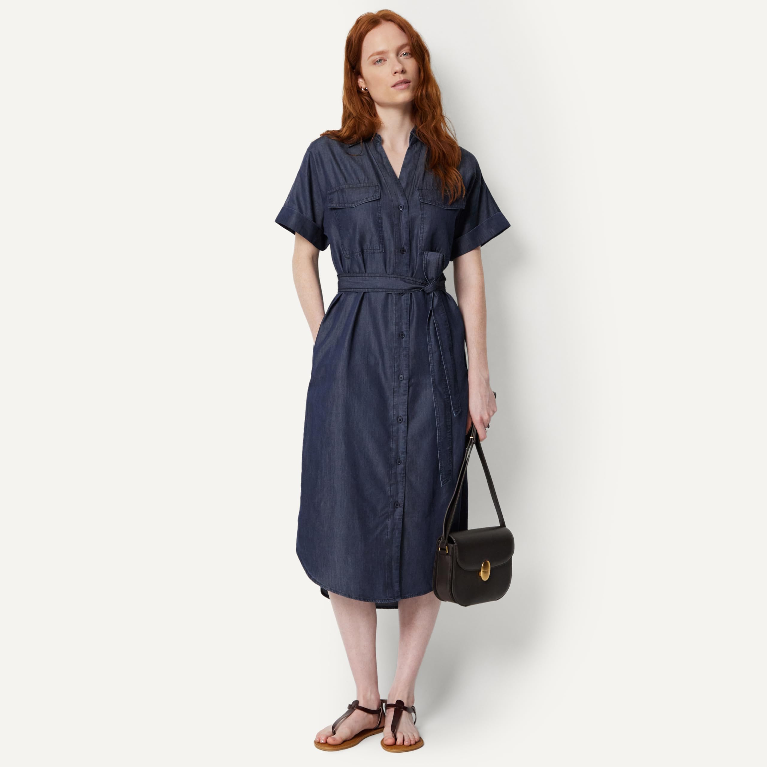Amazon Essentials Abito Chemisier con Bottoni e Cintura, a Maniche Corte, Vestibilità Comoda Donna