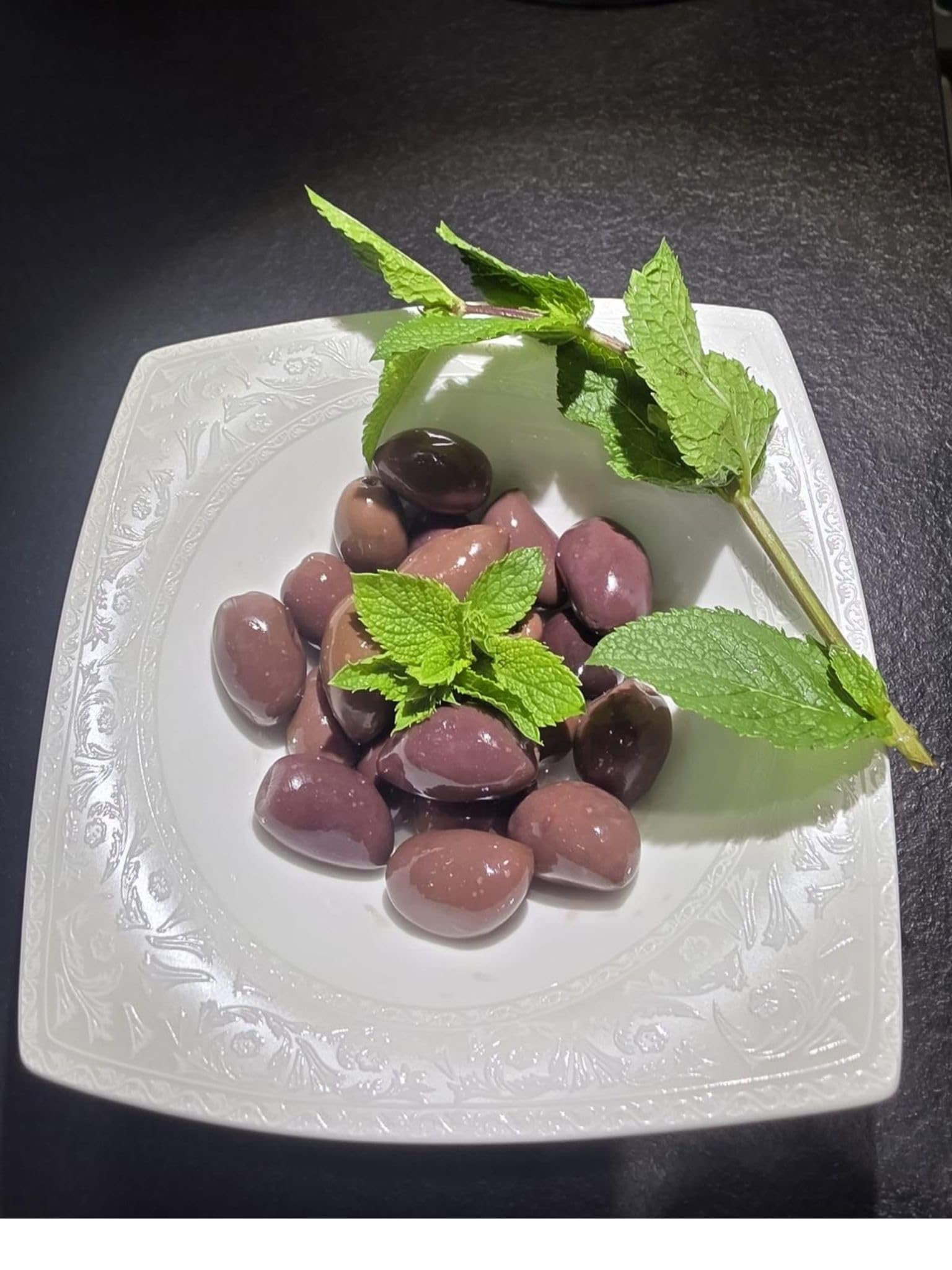 Kalamata Jumbo Oliven – ganze Kalamata-Oliven in Salzlake, Glas 750 g, aromatisch & fleischig, ideal für Antipasti, Salate & mediterrane Küche