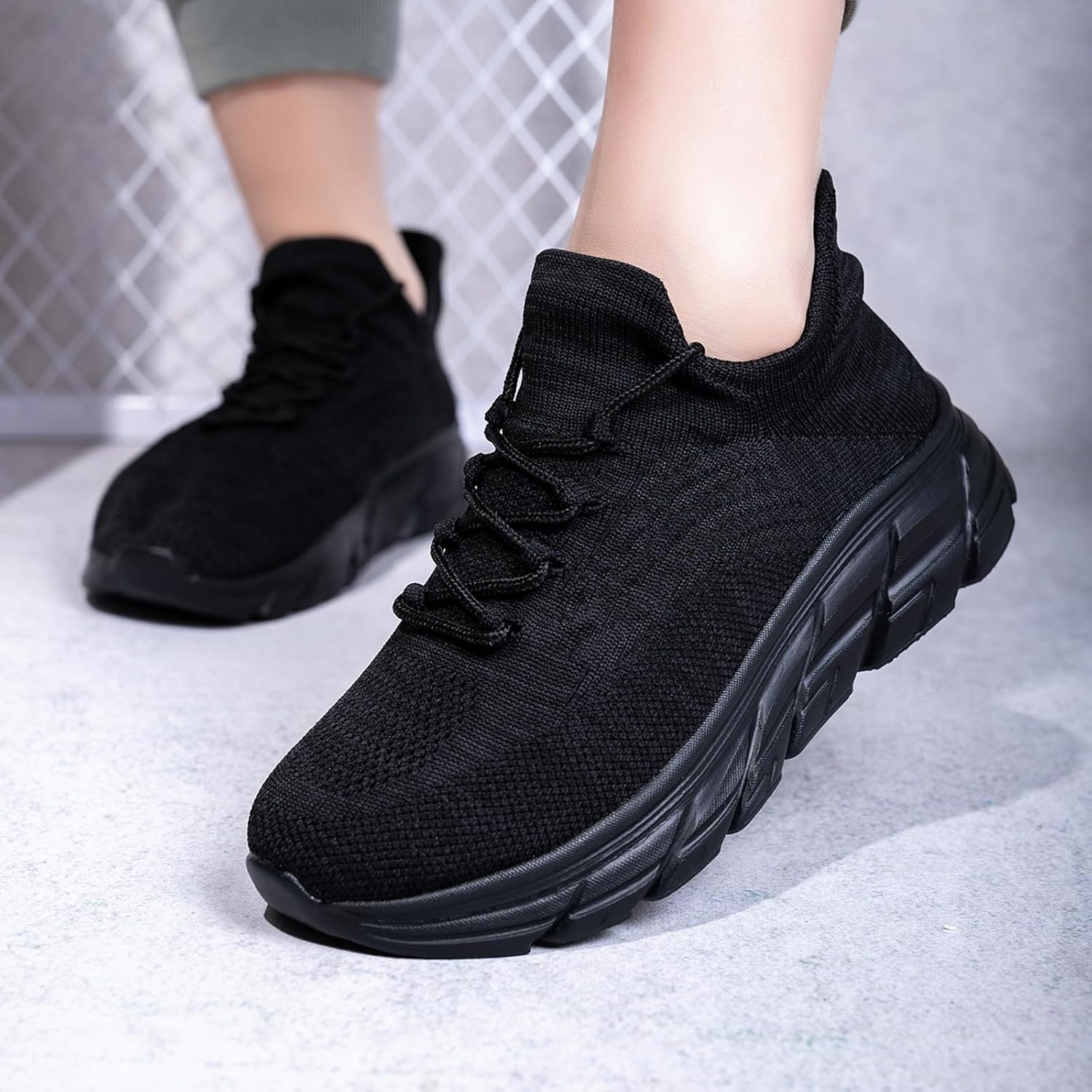 Women's Orthopedic Comfort Sneakers - Non-Slip Supportive Shoes for Long Shifts