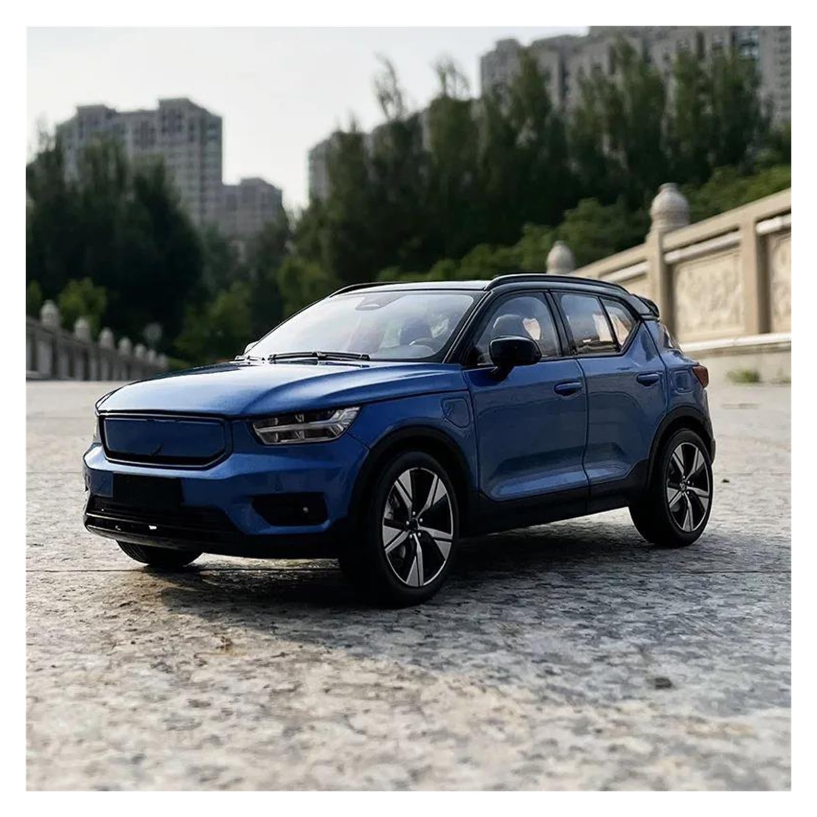 Btwodian Scale Model Car 1:18 For Volvo XC40 Diecast Alloy Model Vehicles