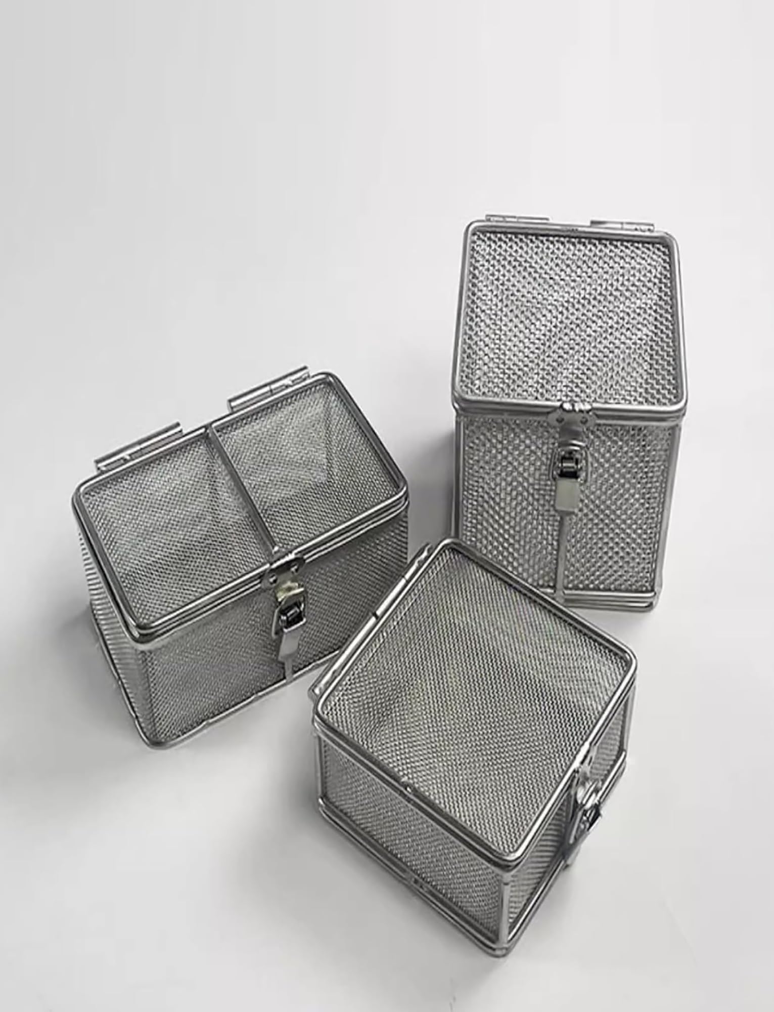 Cestello for sterilizzazione in acciaio inossidabile 304 con maglia da 0,5 mm e coperchio, vassoio for chirurgia medica, adatto for strumenti odontoiatrici ospedalieri, vassoio in metallo(30x25x7cm)