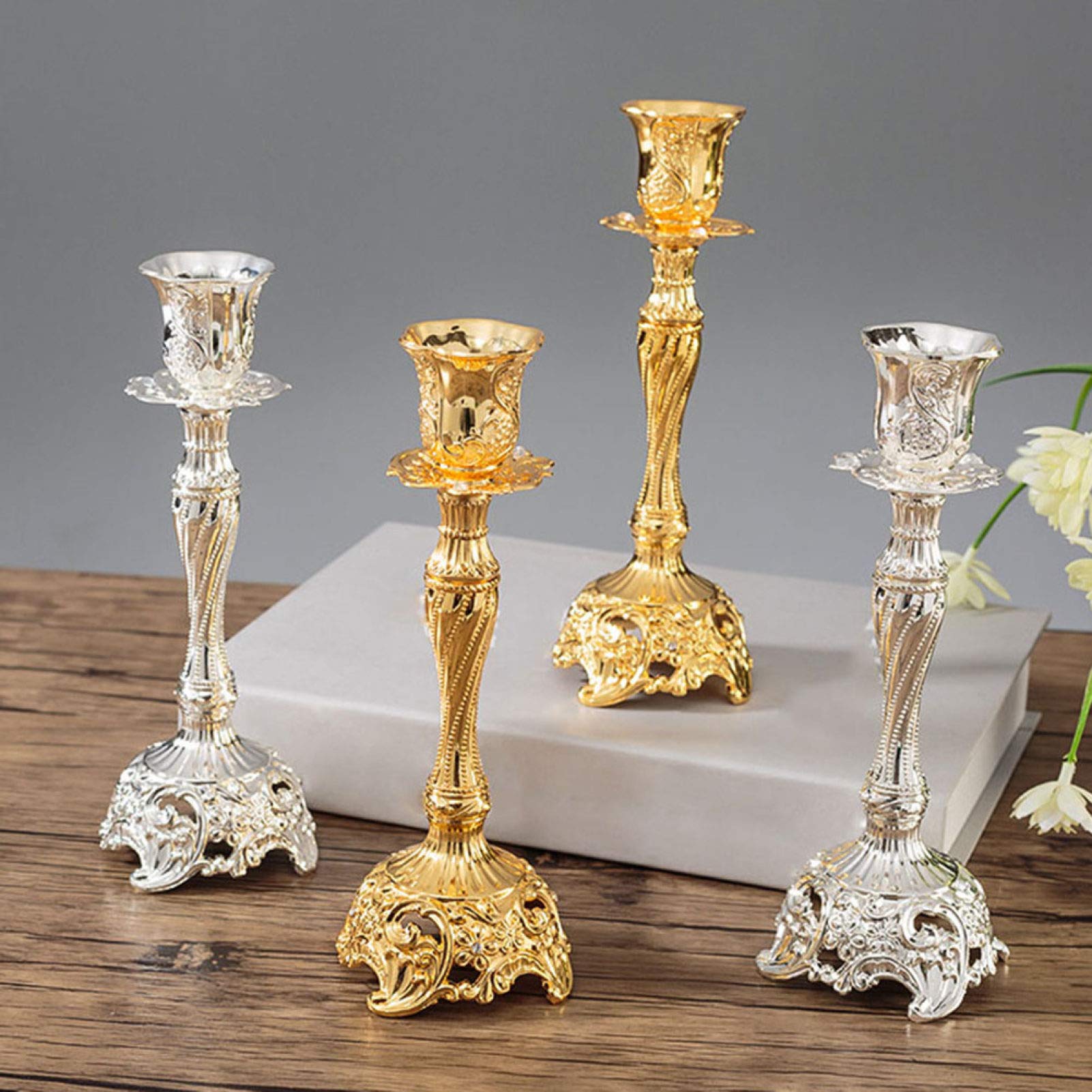 Portacandele placcati in Argento/Oro, Set di 2 candelabri for cene a lume di Candela, Matrimoni e Regali di inaugurazione della casa(Silver,18.8cm)