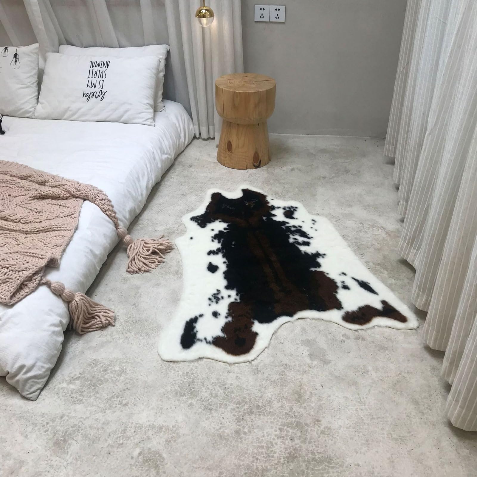 Tappeto con Stampa Animalier,Tappeti in Pelle di Animale,Tappeto in Pelle di Mucca,Facile da Curare,Texture Morbida,Lavabile,Adatto per Soggiorno,Camera da Letto,Stanza da Pranzo