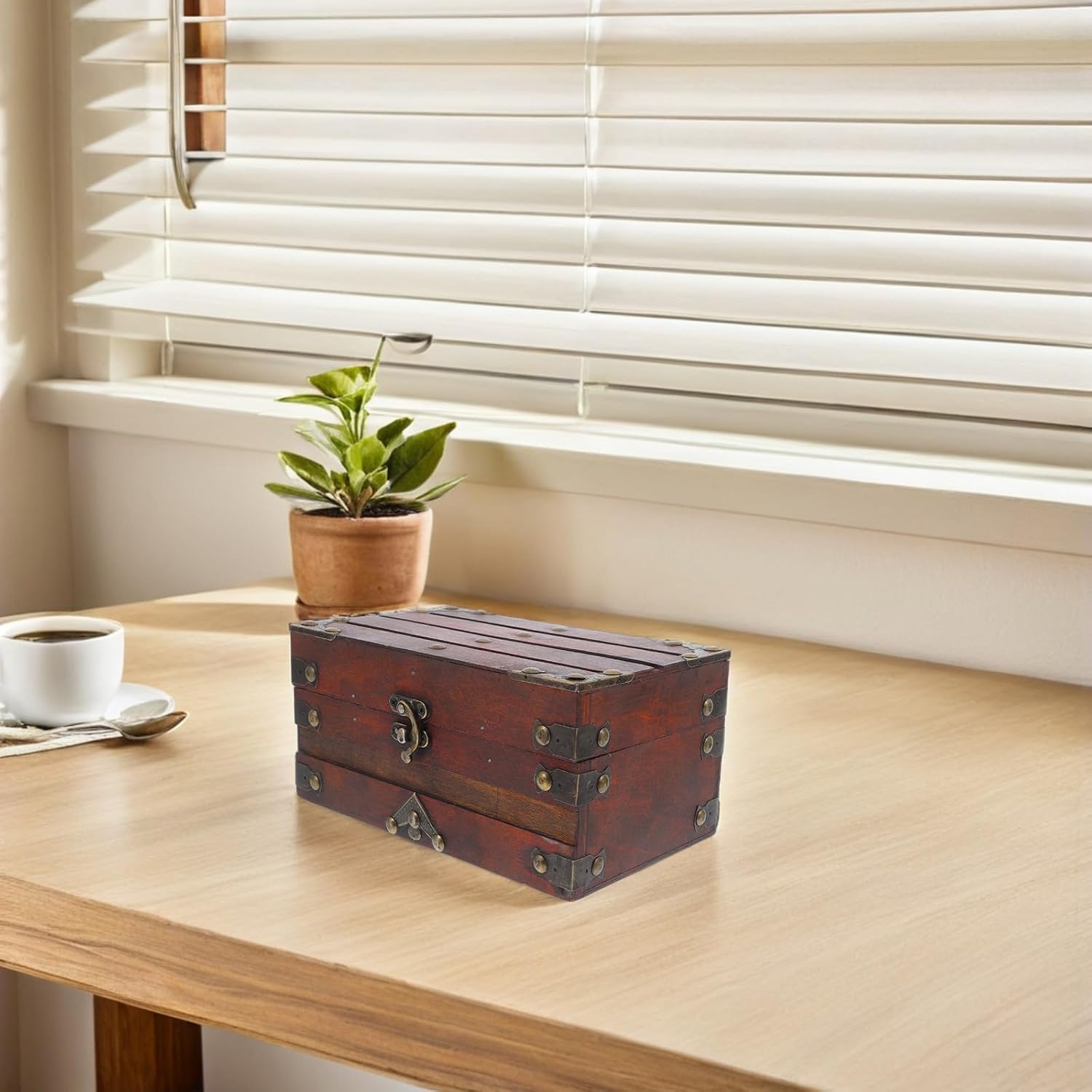 UPKOCH Vintage Wooden Treasure Chest Jewelry Box with Lock, Multifunctional Decorative Storage Box Resistant to Damage, for Dressing Table and Hobby Projects