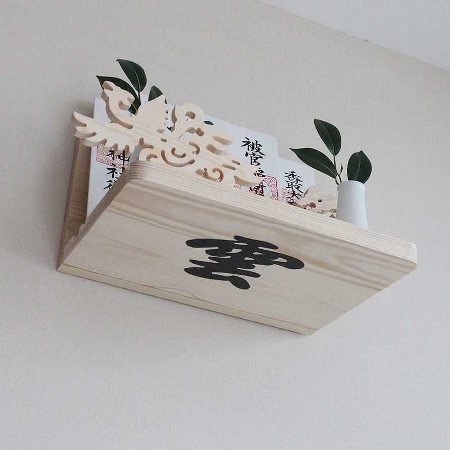 神殿五社★神棚★神宮★神社★祭り事★開運★魔除け Amazon｜神棚 御札立て 壁掛け 陽 三足鳥 祥雲 月 浮き彫り祖霊