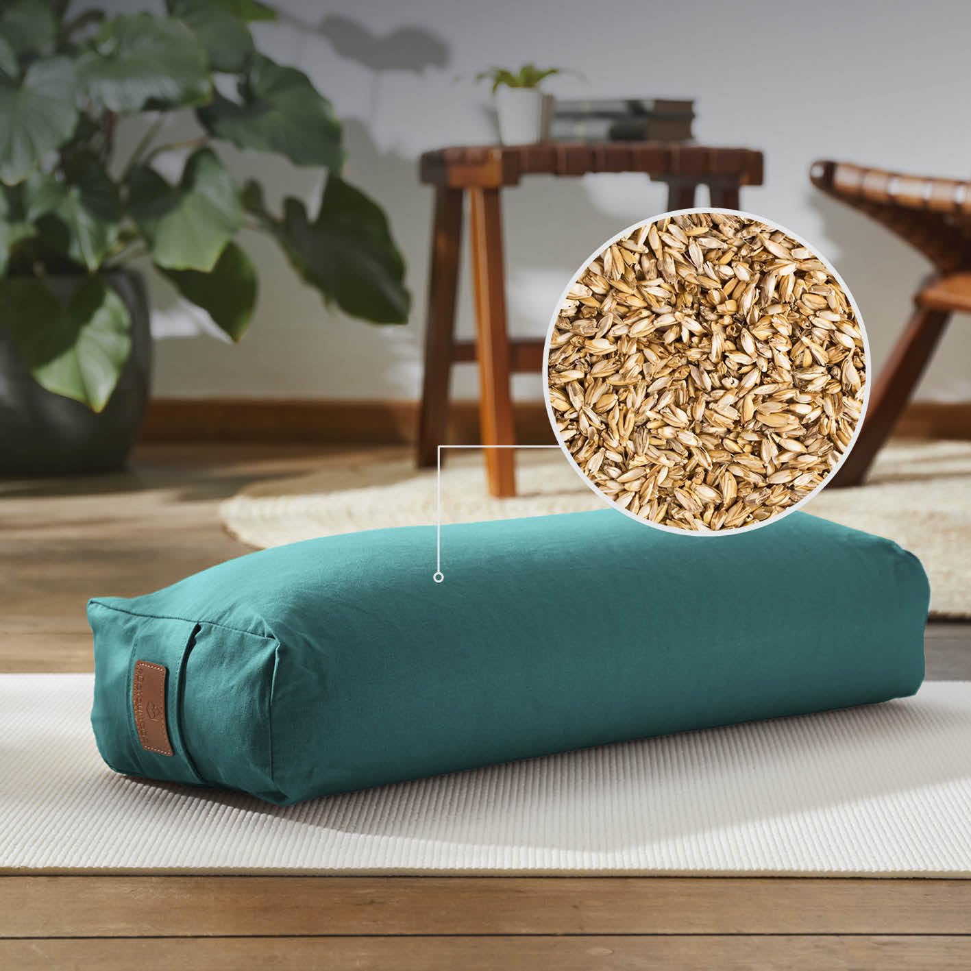 Bolster yoga angolare »Paravati« con pula di farro bio (coltivaz. biolog. controllata) / Lunghezza ca 67cm e ca. 13cm Altezza - ideale come cuscino yoga / cuscino zafu / cuscino meditazione / supporto meditazione / elevato comfort alla seduta / lavabile i