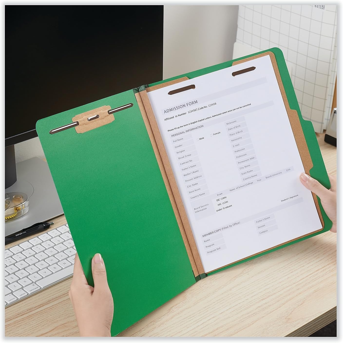 Universal 10202 Pressboard Folder, Letter, Four-Section, Emerald Green, 10/Box