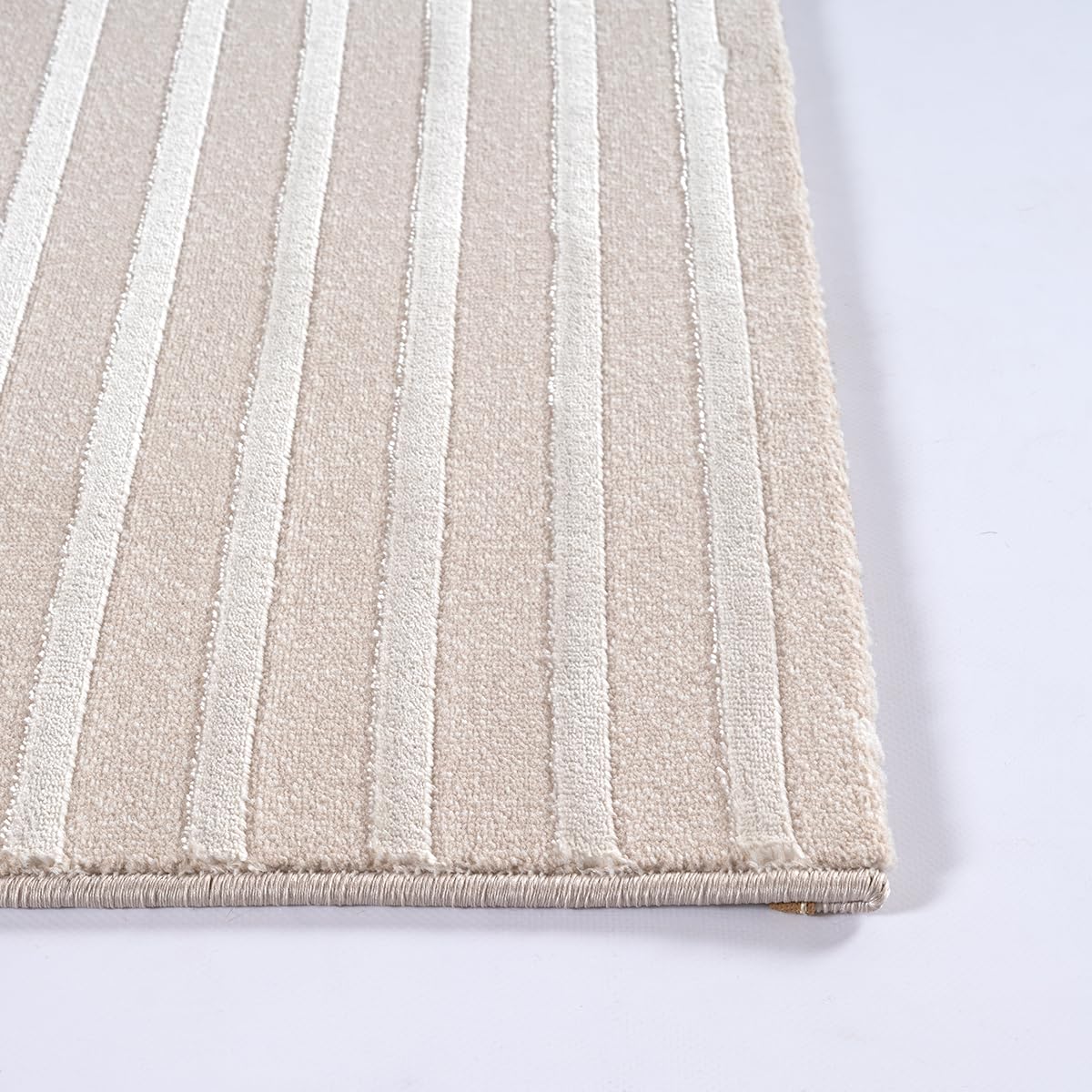 the carpet Knight Tapis de Salon de Luxe à Poils Courts Doux au Toucher, Effet 3D et détails Brillants raffinés dans Une Structure très Profonde, Beige, 200 x 290 cm