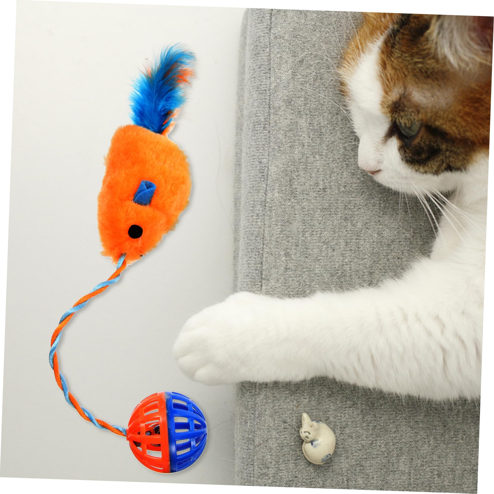 COLLBATH Jouet Interactif pour Chat en Plastique avec Cloche Sonore, Souris en Peluche Orange Petit Format, Stimulation et Exercice Intérieur pour Chatons et Chats Adultes