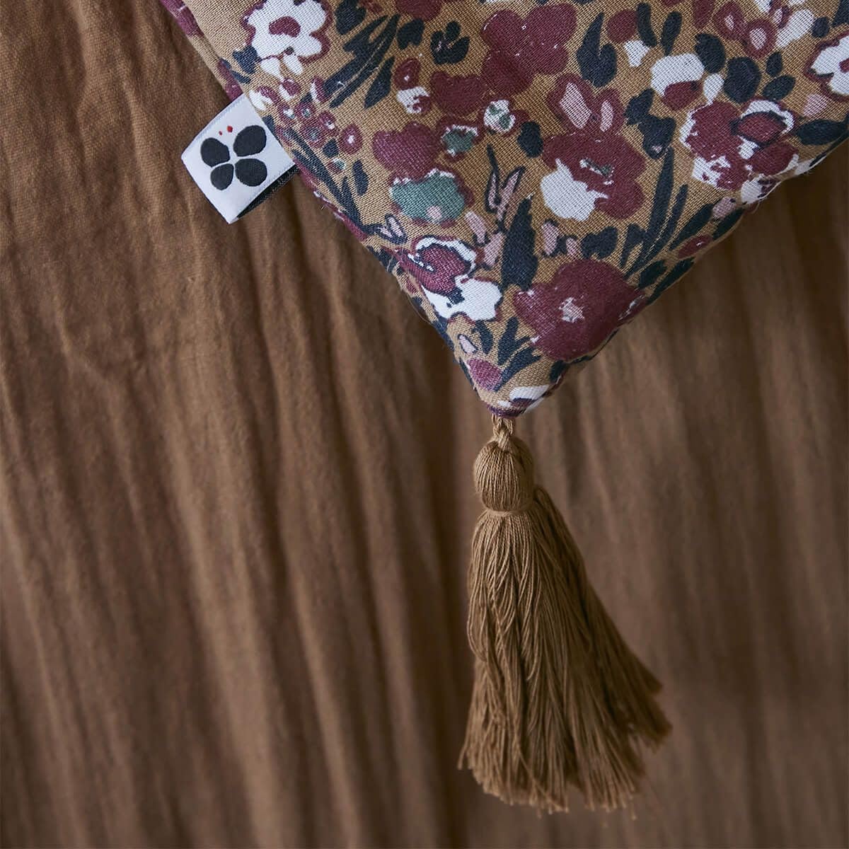 AltoBuy Adonis - Chemin de Lit 90x200cm Gaze de Coton Brun Imprimé Fleur Détail 4 Pompons