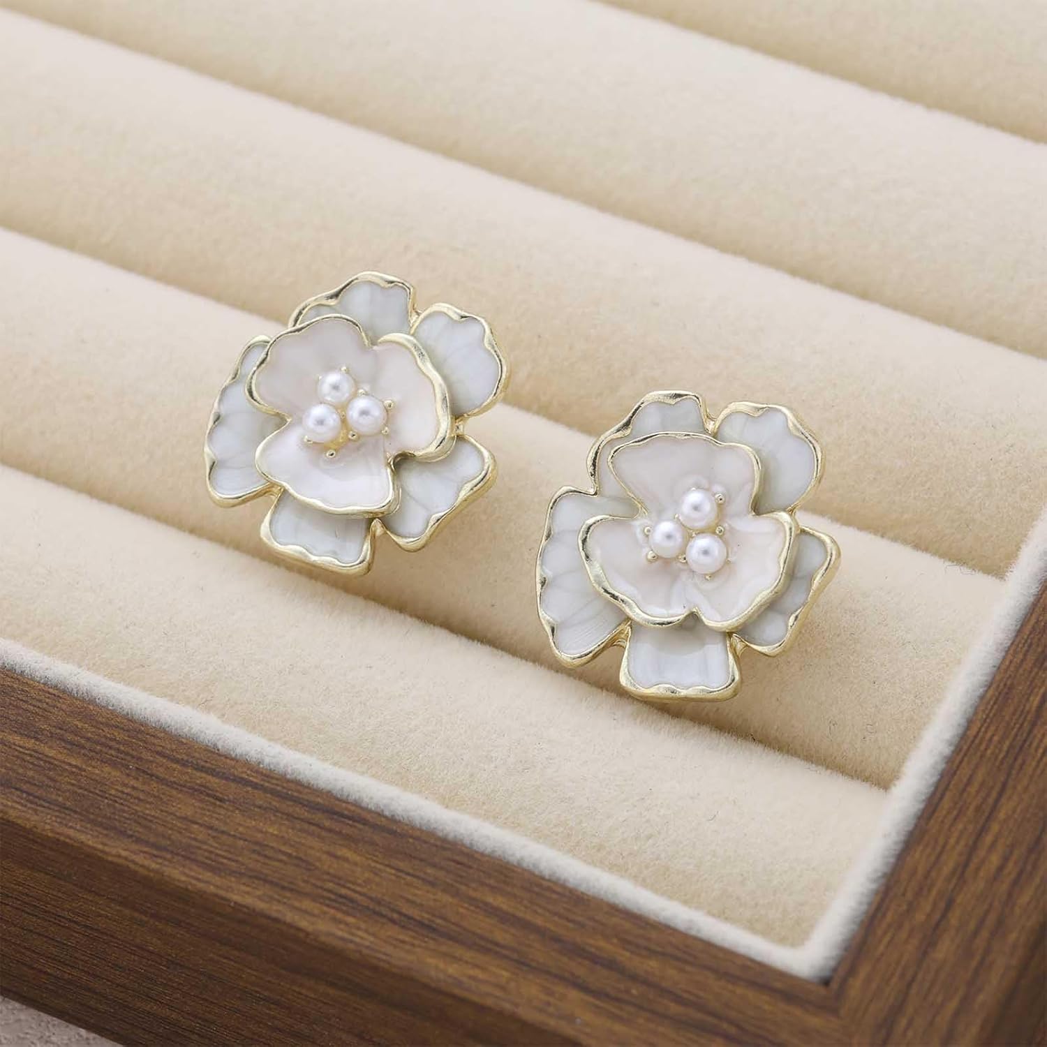Boho Pearl Floral Stud Earrings White Enamel Flower Earrings Resin Flower Stud Earring Camellia Floral Earring Wedding Prom Jewelry for Women - Image 6