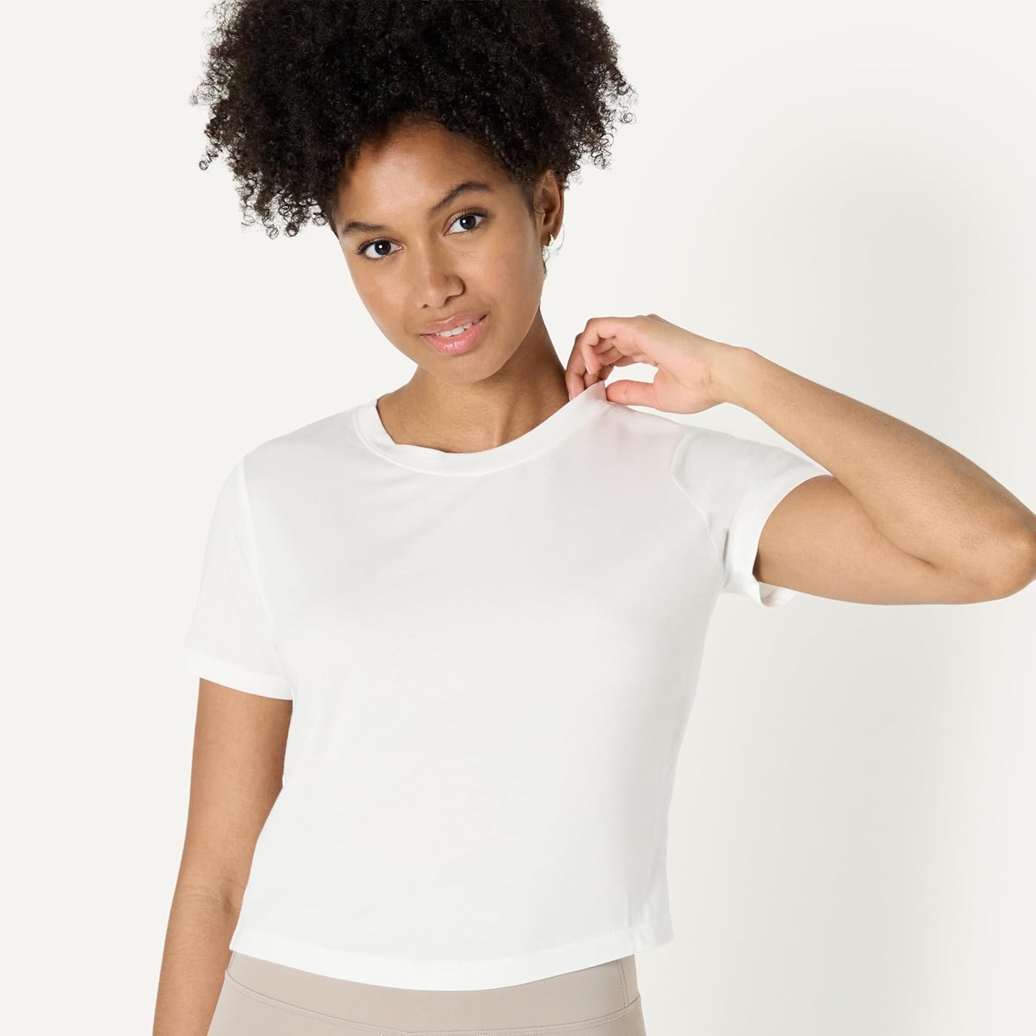 Amazon Essentials Women's Active Soft Cotton Crewneck Short Sleeve Yoga Workout Lightweight Cropped T-Shirt - Image 4