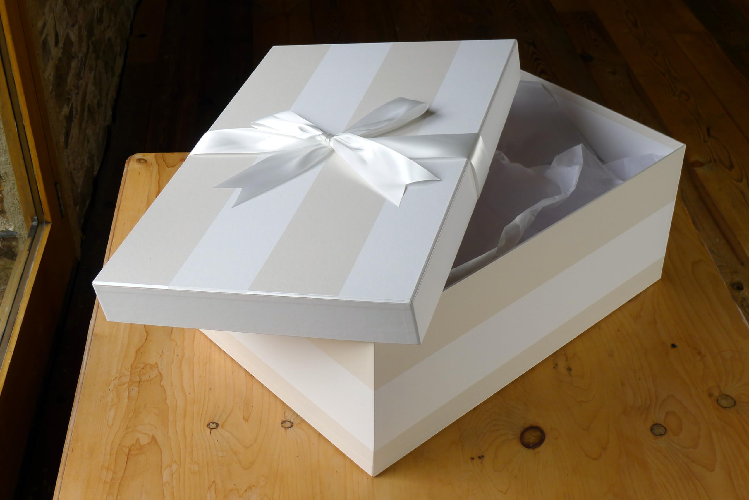 Wedding Dress Box Co Extra große Aufbewahrungsbox für Hochzeitskleid, 75 (L) x 50 (B) x 30 (H) cm – Aufbewahrung von Brautkleidern – Konservierung, säurefrei, pH-neutrales Brett schützt vor Vergilbung