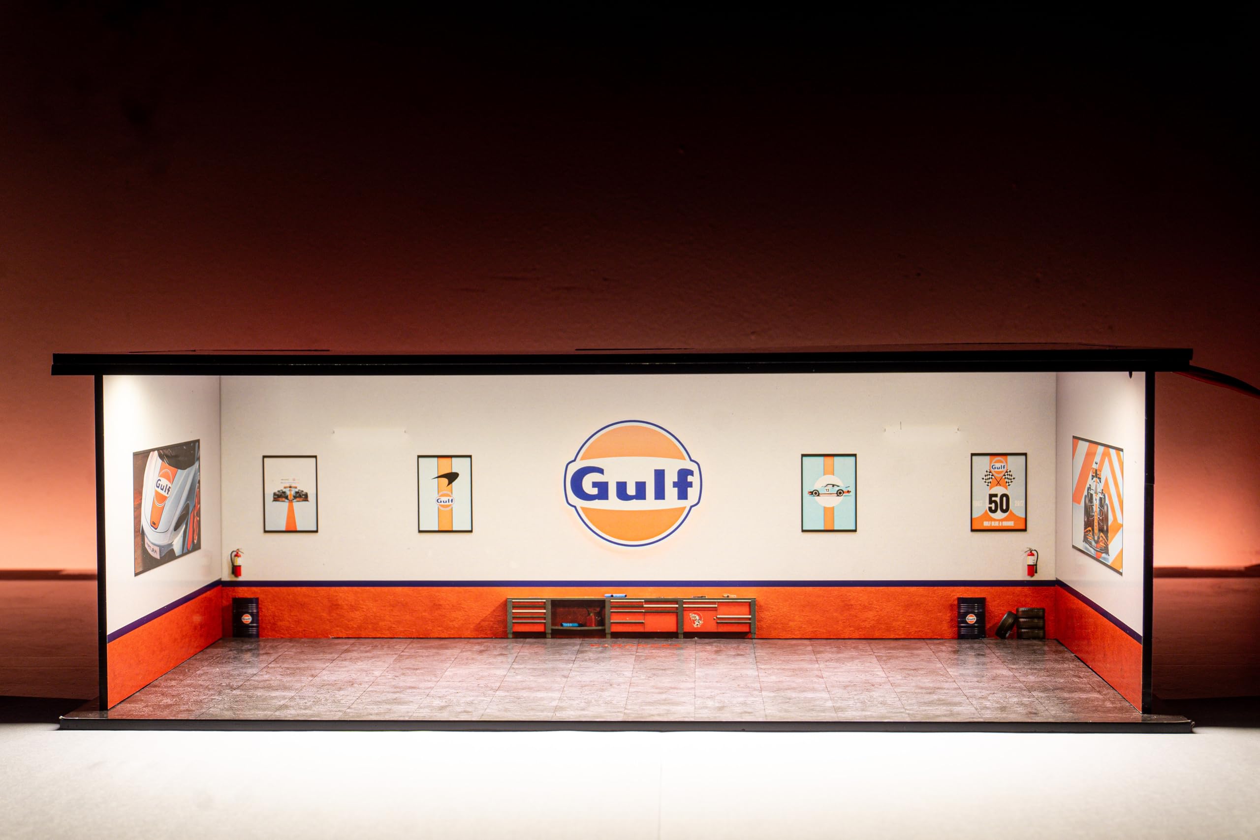 Garage64 Gulf Workshop 1:64 Acrylic Display Garage Diorama with LED (30x14x10 cm) – Classic Race Garage for Diecast Cars, Hot Wheels, MiniGT - Image 2 thumbnail