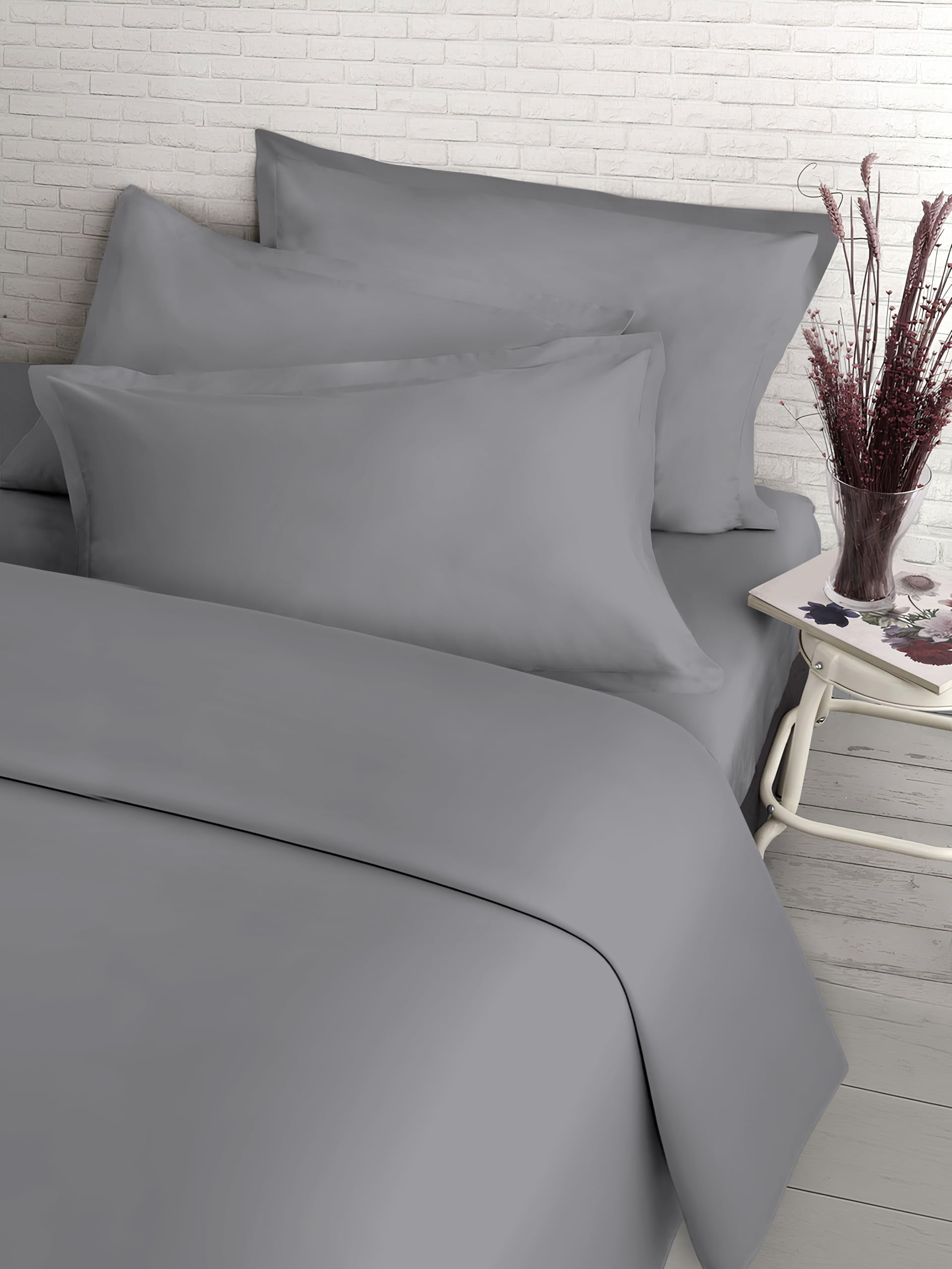 Mahome Set Lenzuola Matrimoniale Pregiato Raso di Cotone 100% 300 fili (TC) Artigianale - Lenzuolo con Angoli 180x200x27cm, Lenzuolo Sopra 260x300cm, 2 Federe con Volant - Made in Italy – Grigio