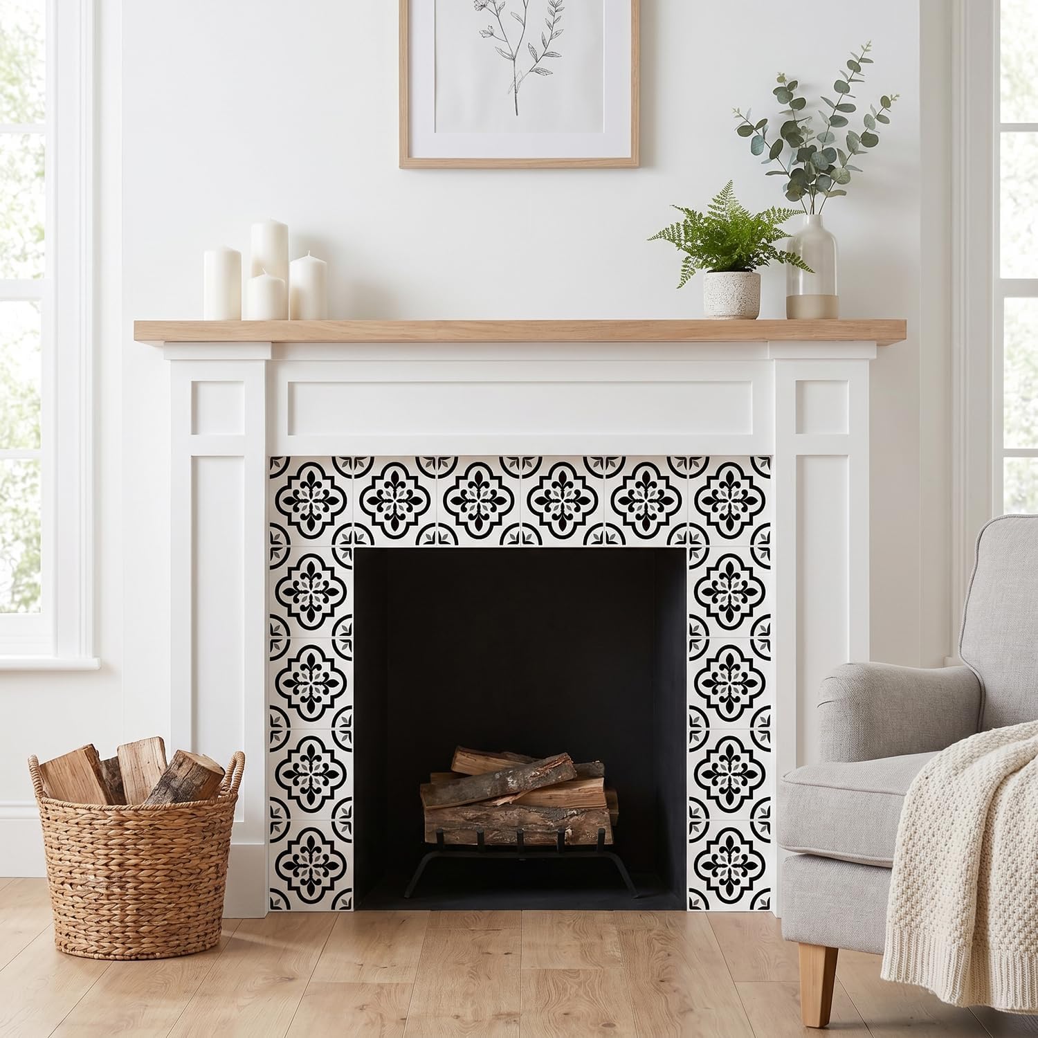 16 Pack, 5.9 Inch Black and White Peel and Stick Tiles, Removable Victorian Vinyl Decals for Backsplash, Stairs, & Furniture