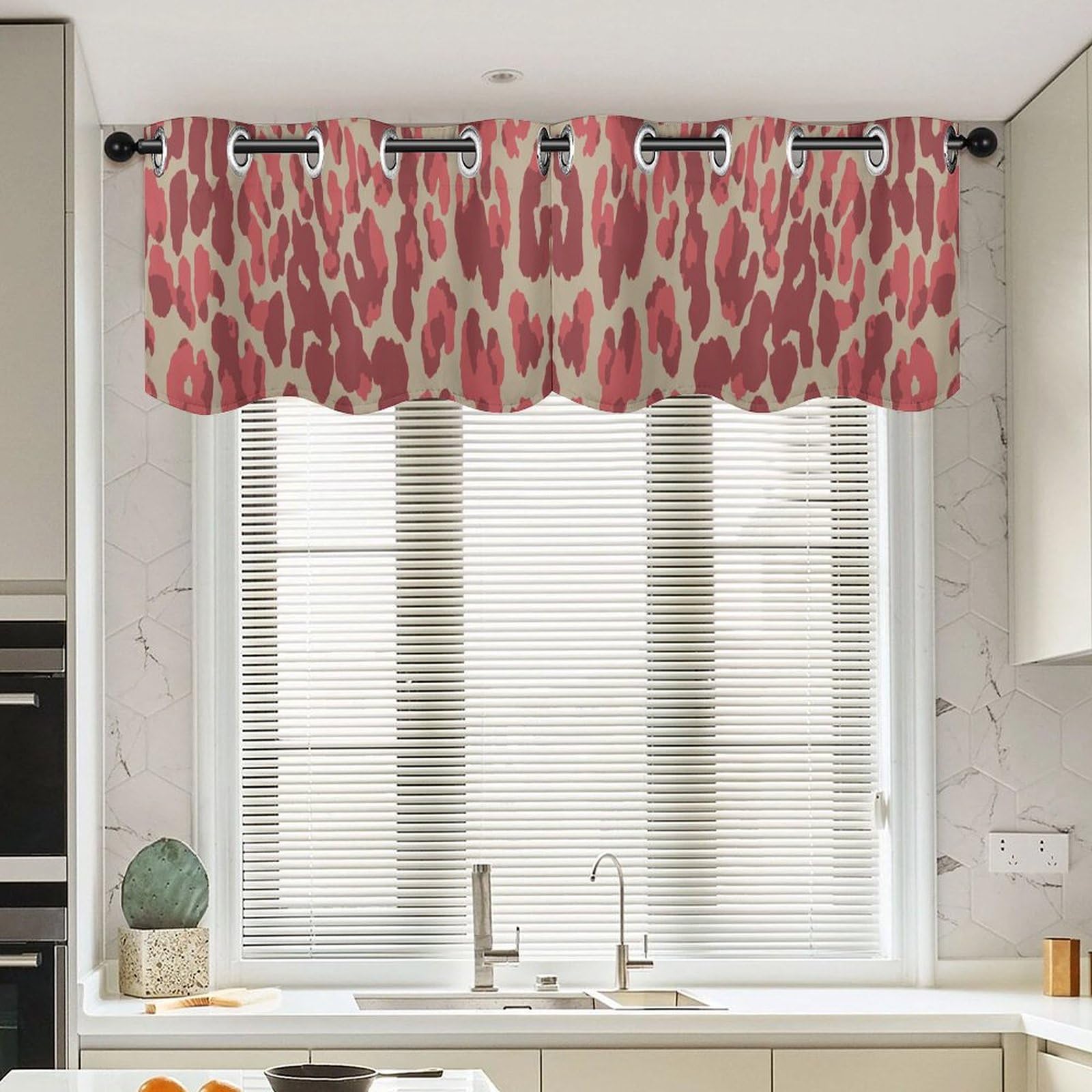 Cortinas de cocina de leopardo, el regalo de inauguración de la casa perfecto y elegante