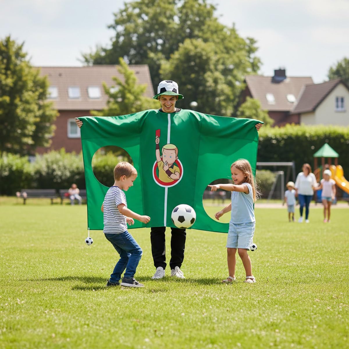 CoolChange Torwand Kostüm mit Fußball Hut | Lustiges Party Verkleidung | Torwandschießen Umhang
