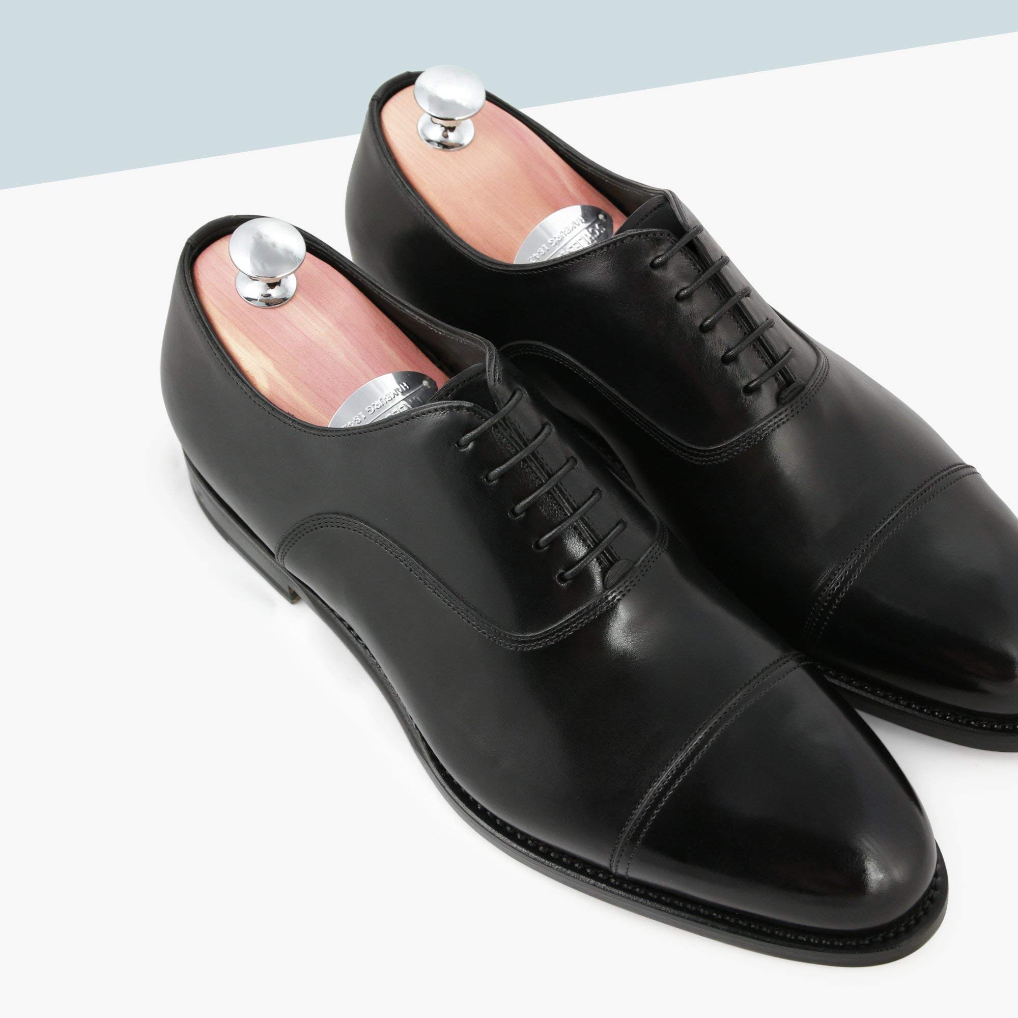 Schlesinger – 4 Paar Premium Herren Schuhspanner aus edlem Zedernholz für Lederschuhe und Sneaker. Modell König. Größe 39 – 48 in Silber oder Gold.