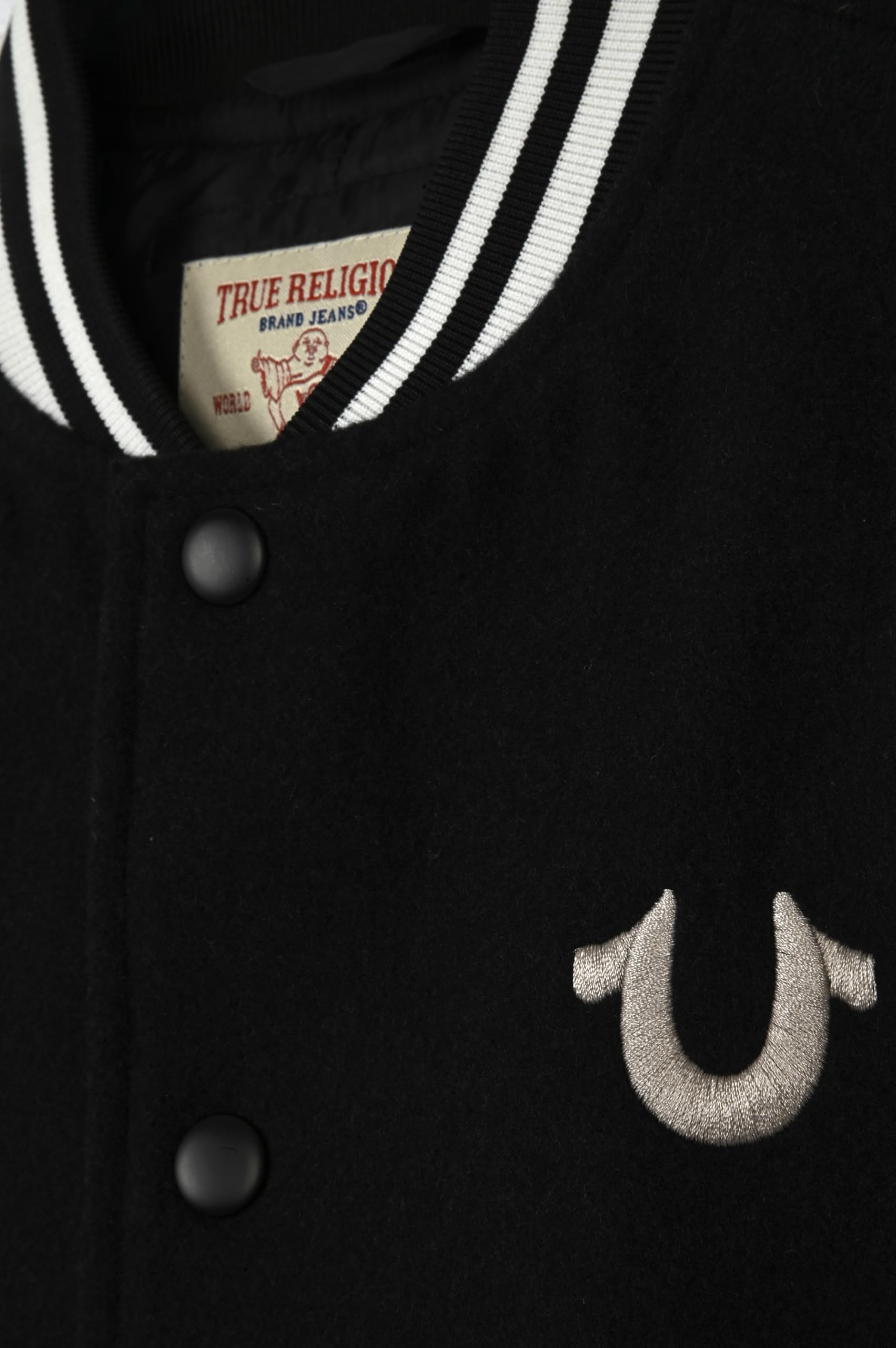 True Religion Jungen Varsity Jacket - Stilvolle Knopfleiste vorne Jacke mit Kunstlederärmeln