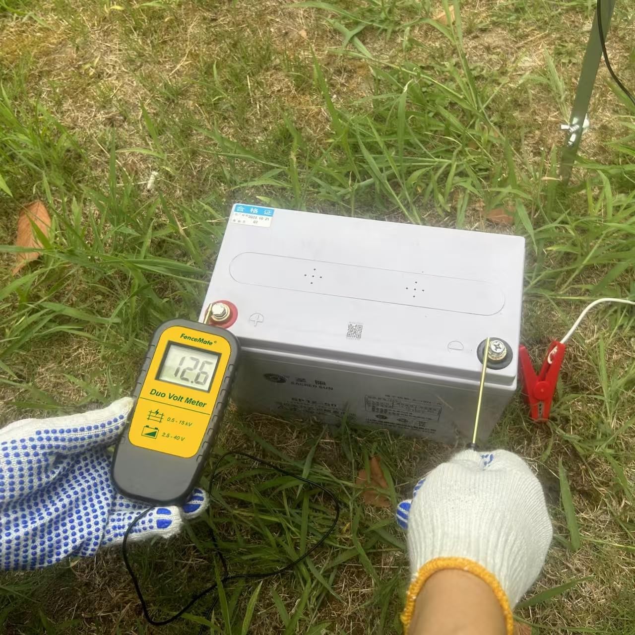 FenceMate Voltmetro digitale duo per controllare la tensione di elettrificatori di recinzioni elettriche 0,5-15 kV e tensione della batteria 2,5-40 V, tester per recinzione elettrica per tracciare