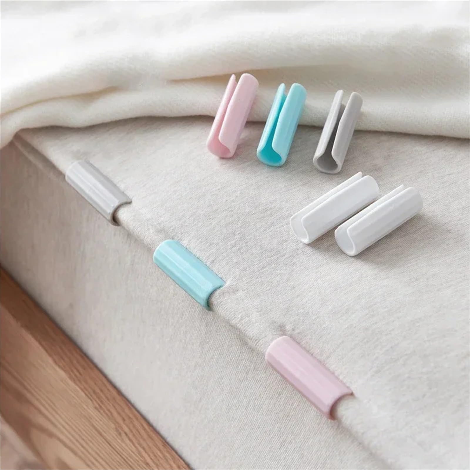 Bettdeckenhalter 12PCS Bettlaken Clips Kunststoff rutschfeste Klemme Quilt Bettdecke Greifer Befestigungen Matratze Halter for Blätter Hause Bettdecken Clips(Pink 12PCS)