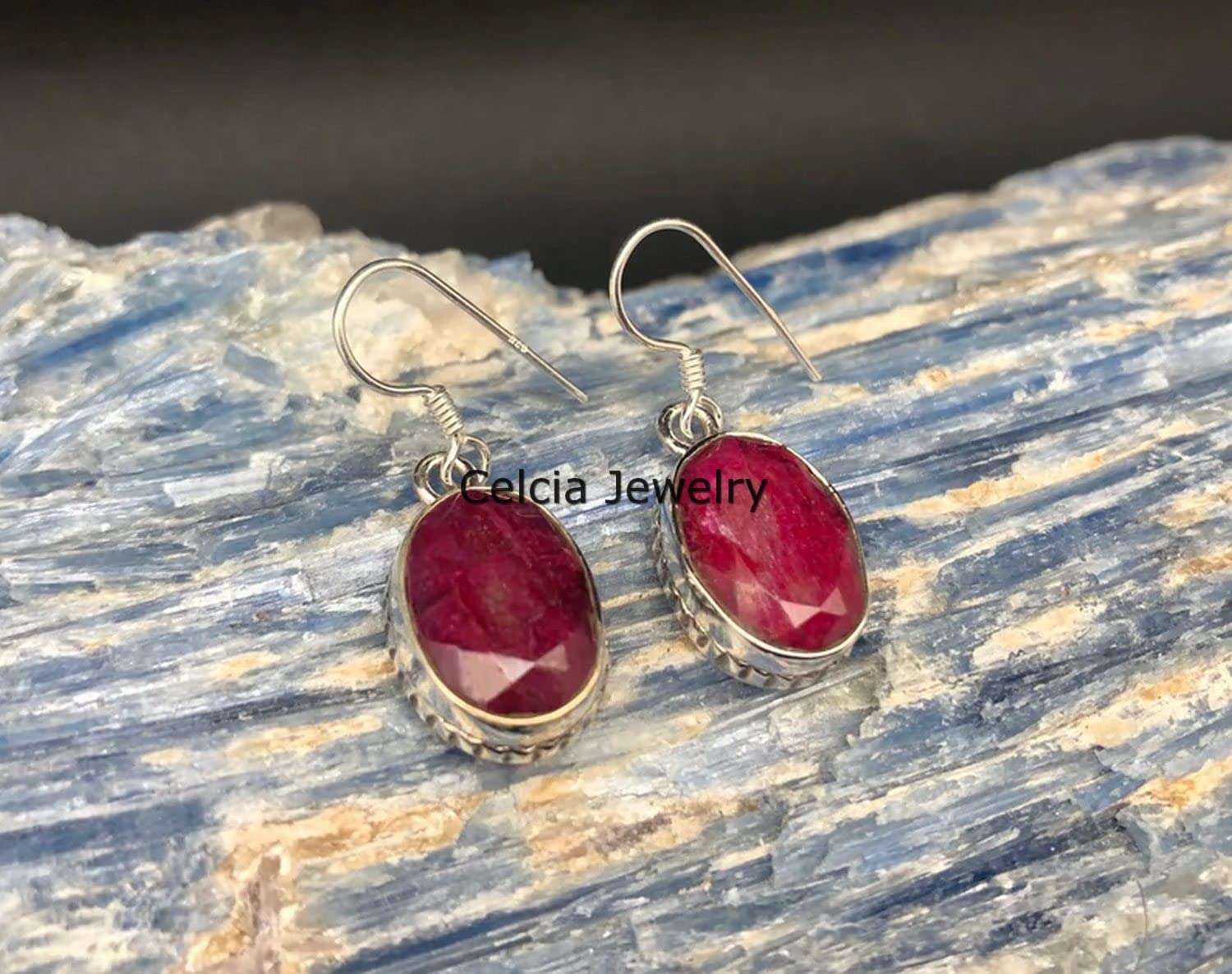 Pendientes colgantes de lágrima de plata de ley 925 maciza para mujer, piedra preciosa ovalada de rubí natural hermosa hecha a mano regalo de piedra natal de julio