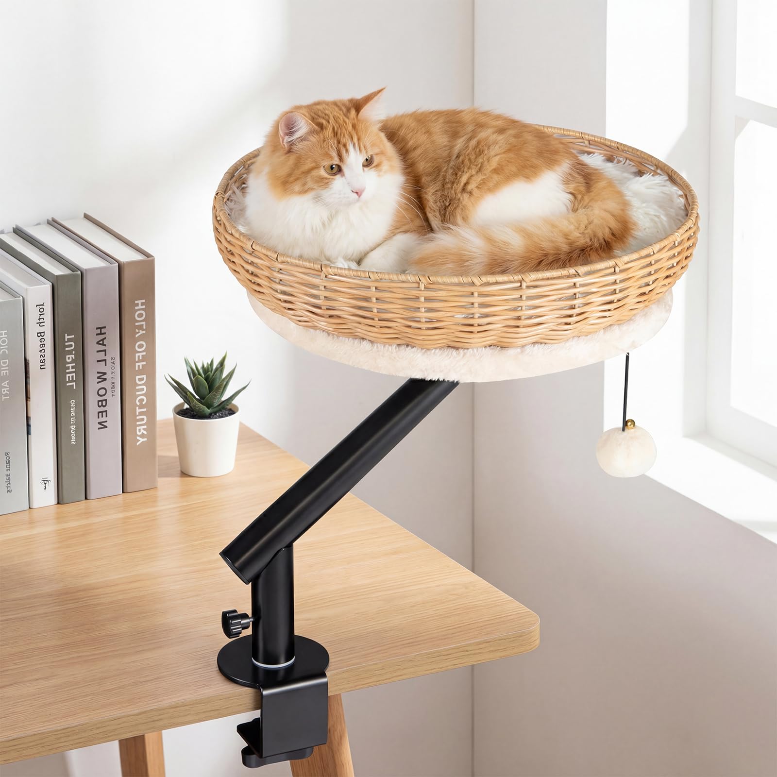 COSTWAY Katzenbett für Schreibtisch, Katzenkorb aus PE-Rattan, 360° drehbar, Katzen Schreibtischbett mit abnehmbarem Plüschkissen & Hängeball, Katzenbettständer Hängematte, ohne Bohren