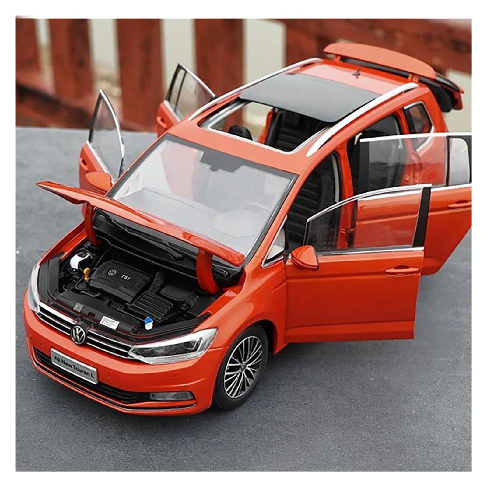 Metallo Scala Replica Collezione di decorazioni per la casa modello auto sportiva pressofusa SAIC VW Touran L in scala 1 18 Hobby Veicoli Giochi Set