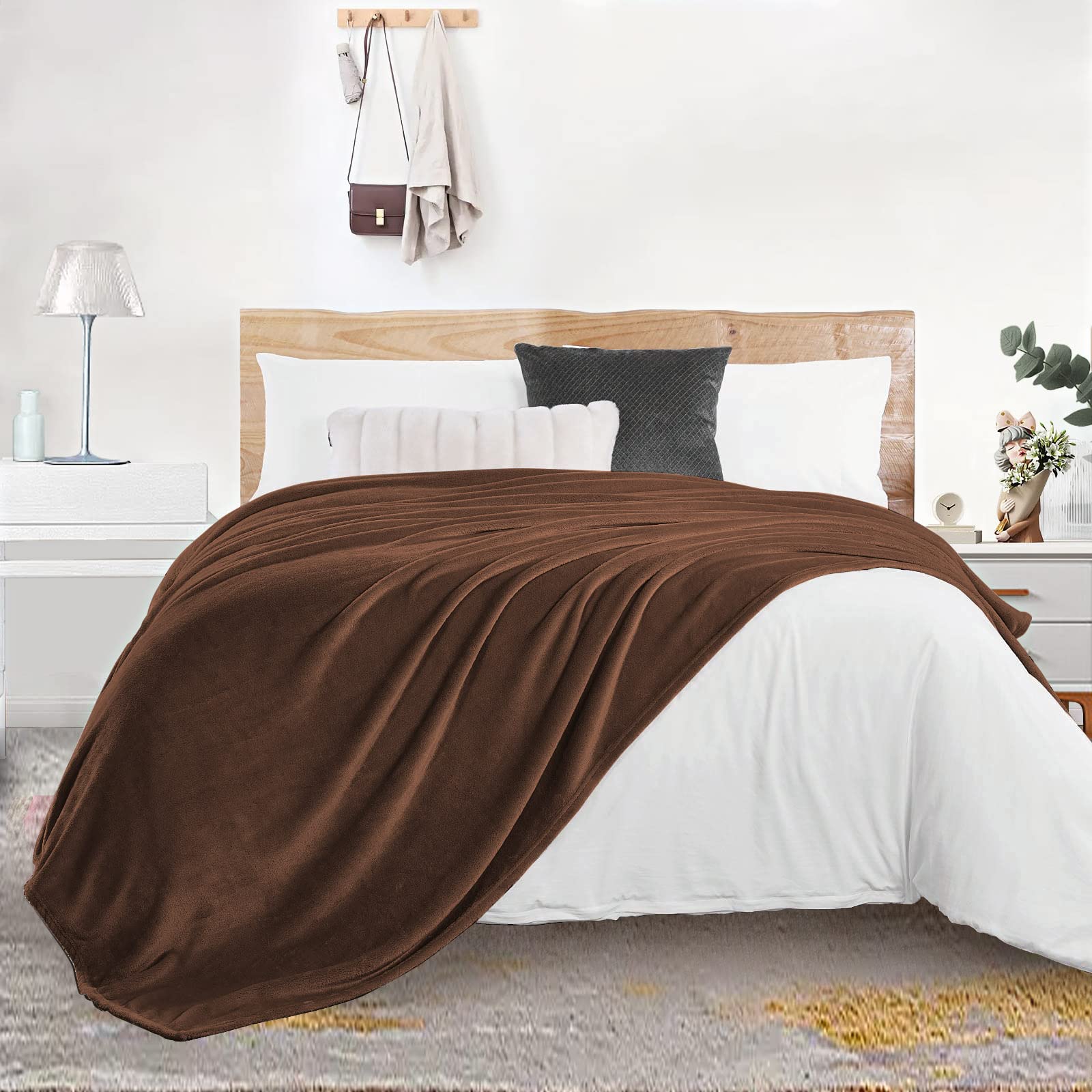 FARFALLAROSSA Couverture Plaid Polaire Flanelle 230 x 270 cm - Jeté de Canapé Polaire - Couverture lit 2 Personnes Epaisse Douce Et Chaude - Plaid Haute Qualité - Marron