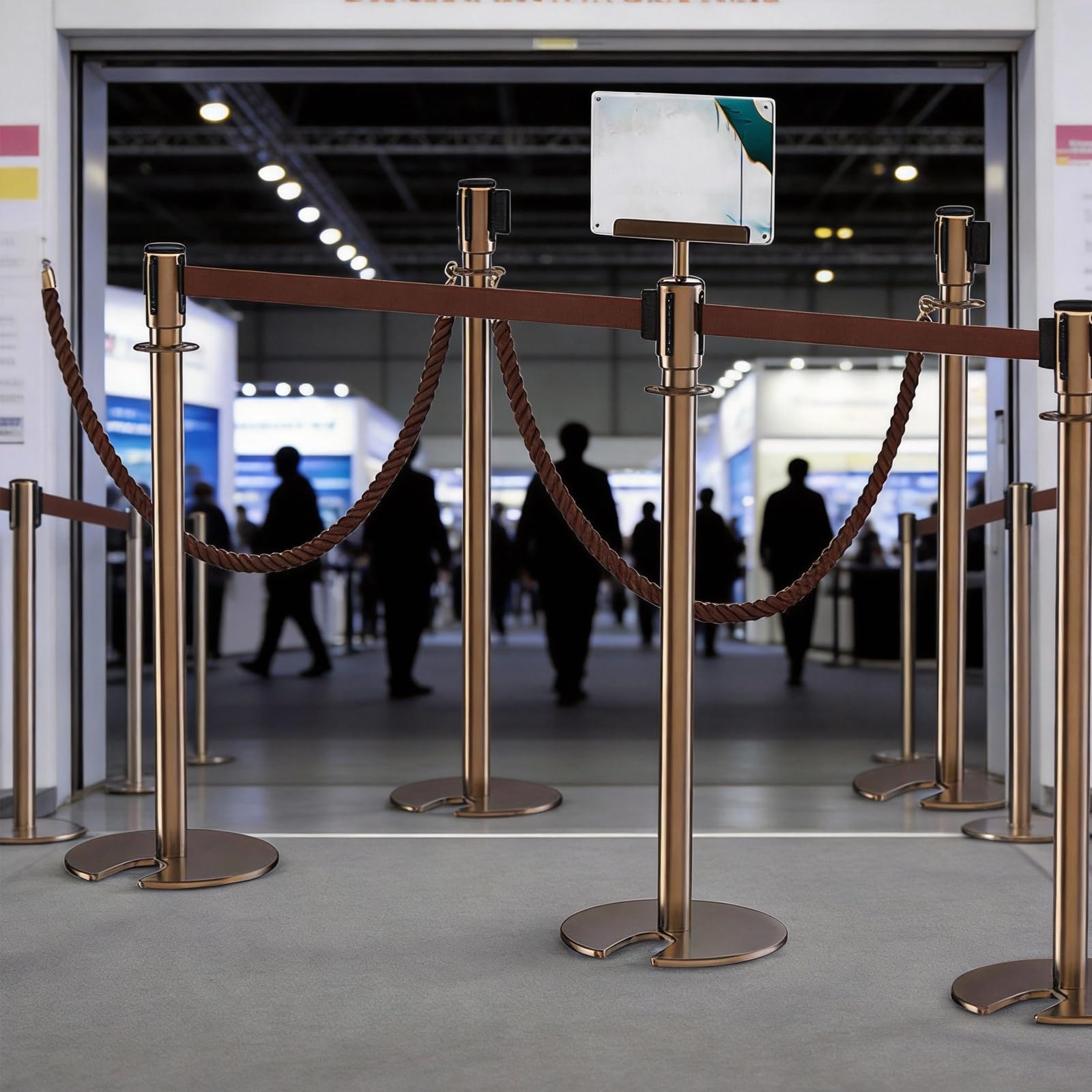 2 postes de soporte con soporte horizontal para carteles, cinturón retráctil de 6 pies y cuerda de terciopelo de 5 pies, barrera de control de multitudes de acero inoxidable para fiestas