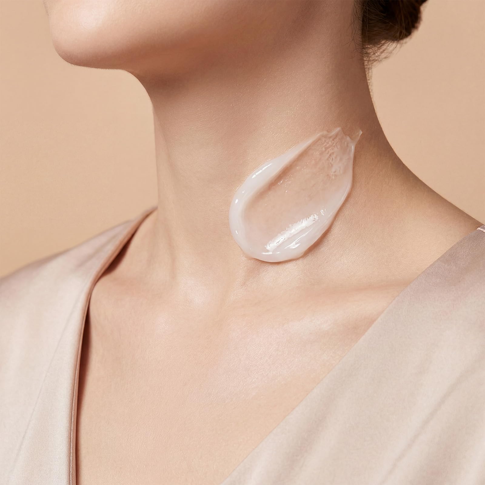 Crema al collo rassodante Fullerene al collagene, cura del collo con rullo per rinforzare, solleva la crema al collo per la pelle flaccida, riduce le linee sottili e leviga la pelle, non unge (6 pezzi